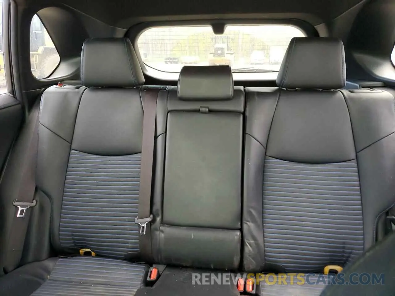 10 Photograph of a damaged car JTMEWRFV6KJ018494 TOYOTA RAV4 2019
