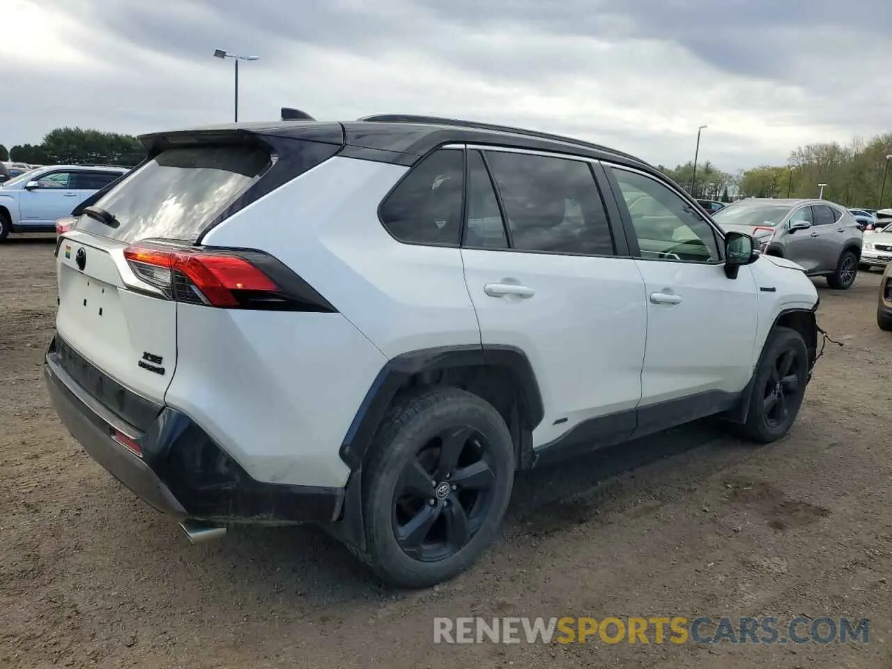 3 Photograph of a damaged car JTMEWRFV6KJ018494 TOYOTA RAV4 2019