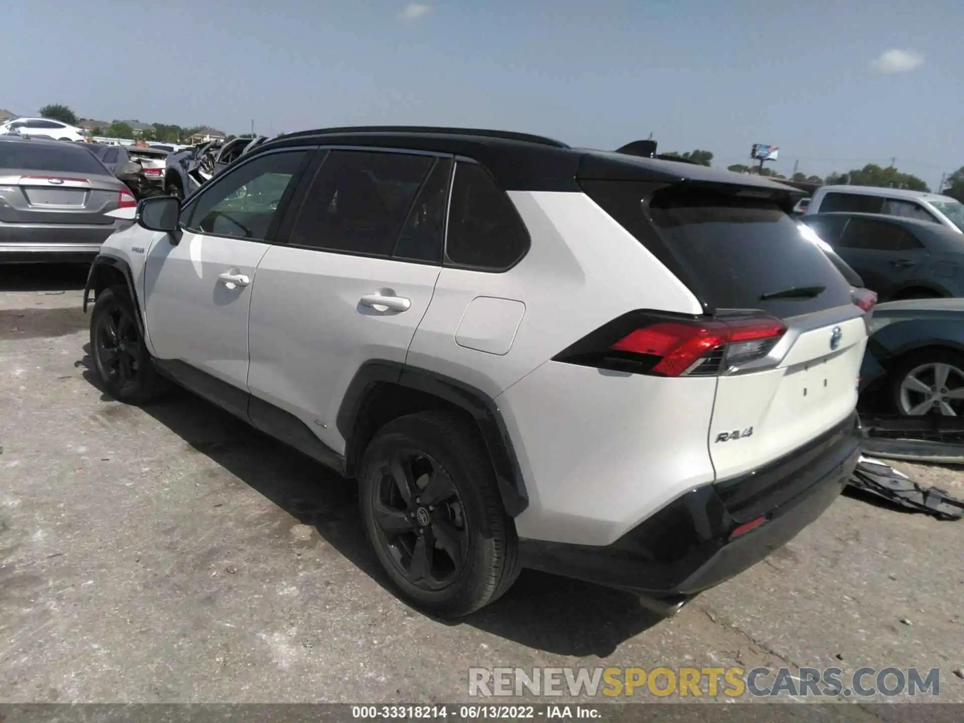 3 Photograph of a damaged car JTMEWRFV7KJ004085 TOYOTA RAV4 2019