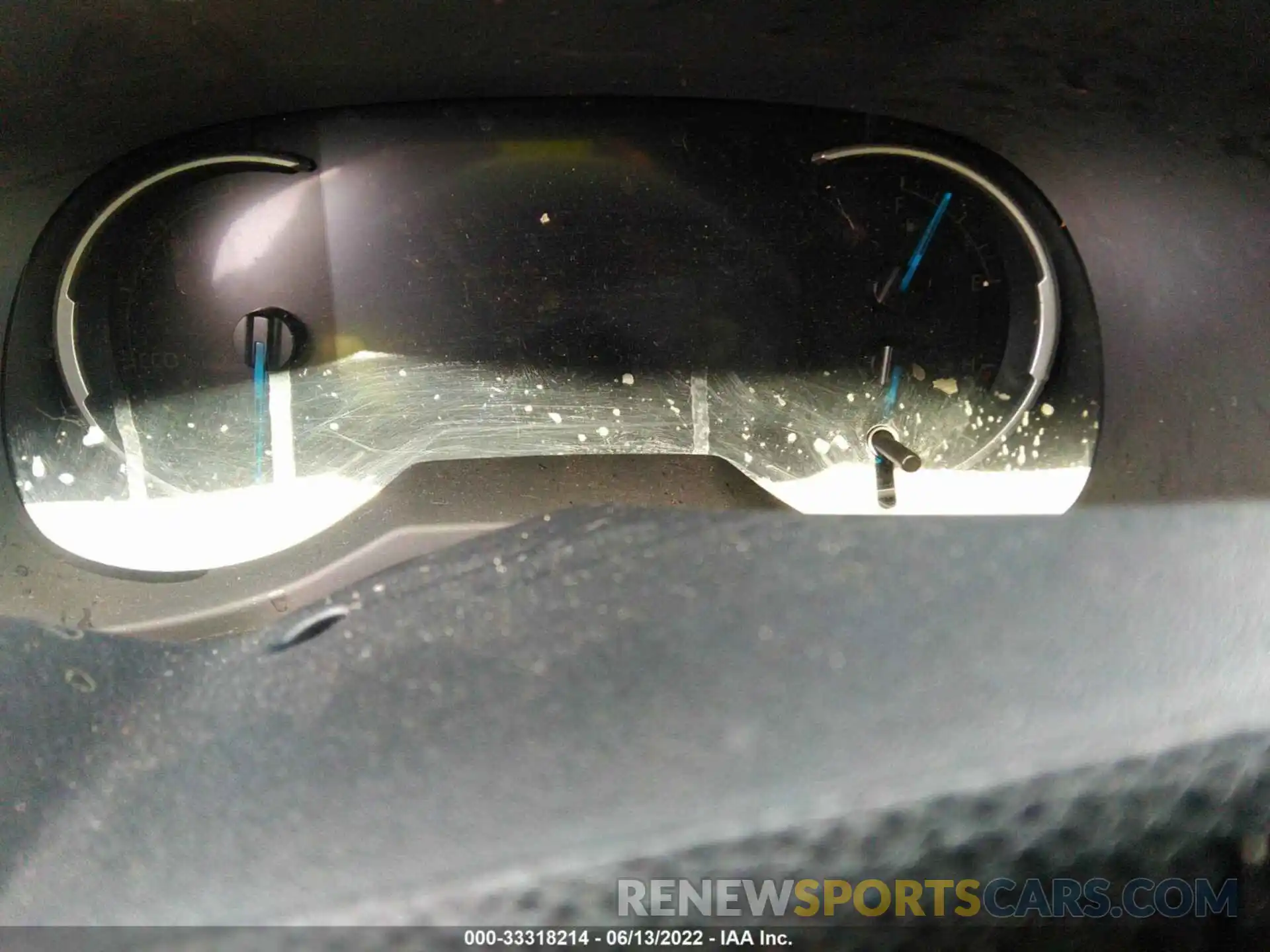 7 Photograph of a damaged car JTMEWRFV7KJ004085 TOYOTA RAV4 2019