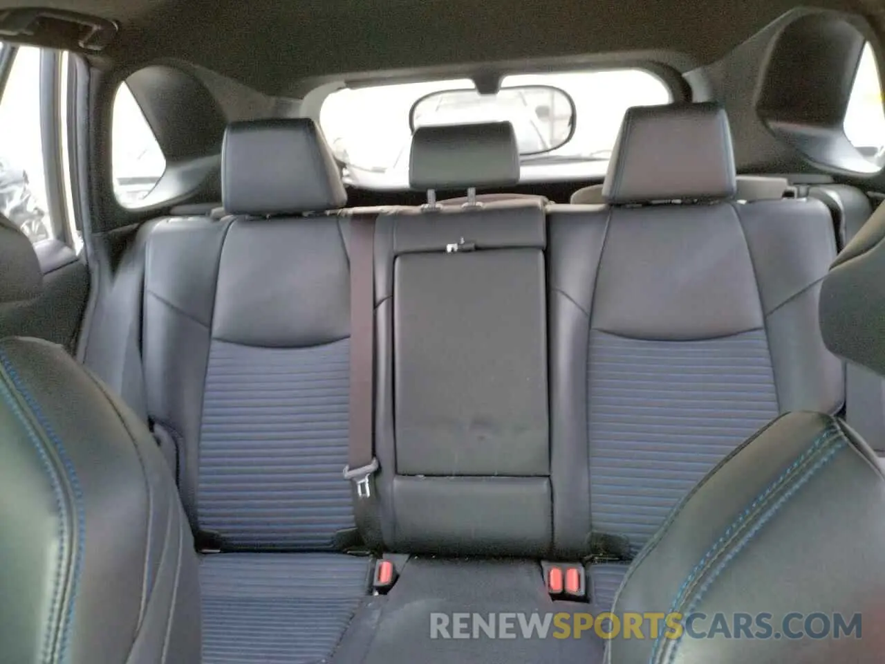 10 Photograph of a damaged car JTMEWRFV7KJ009948 TOYOTA RAV4 2019