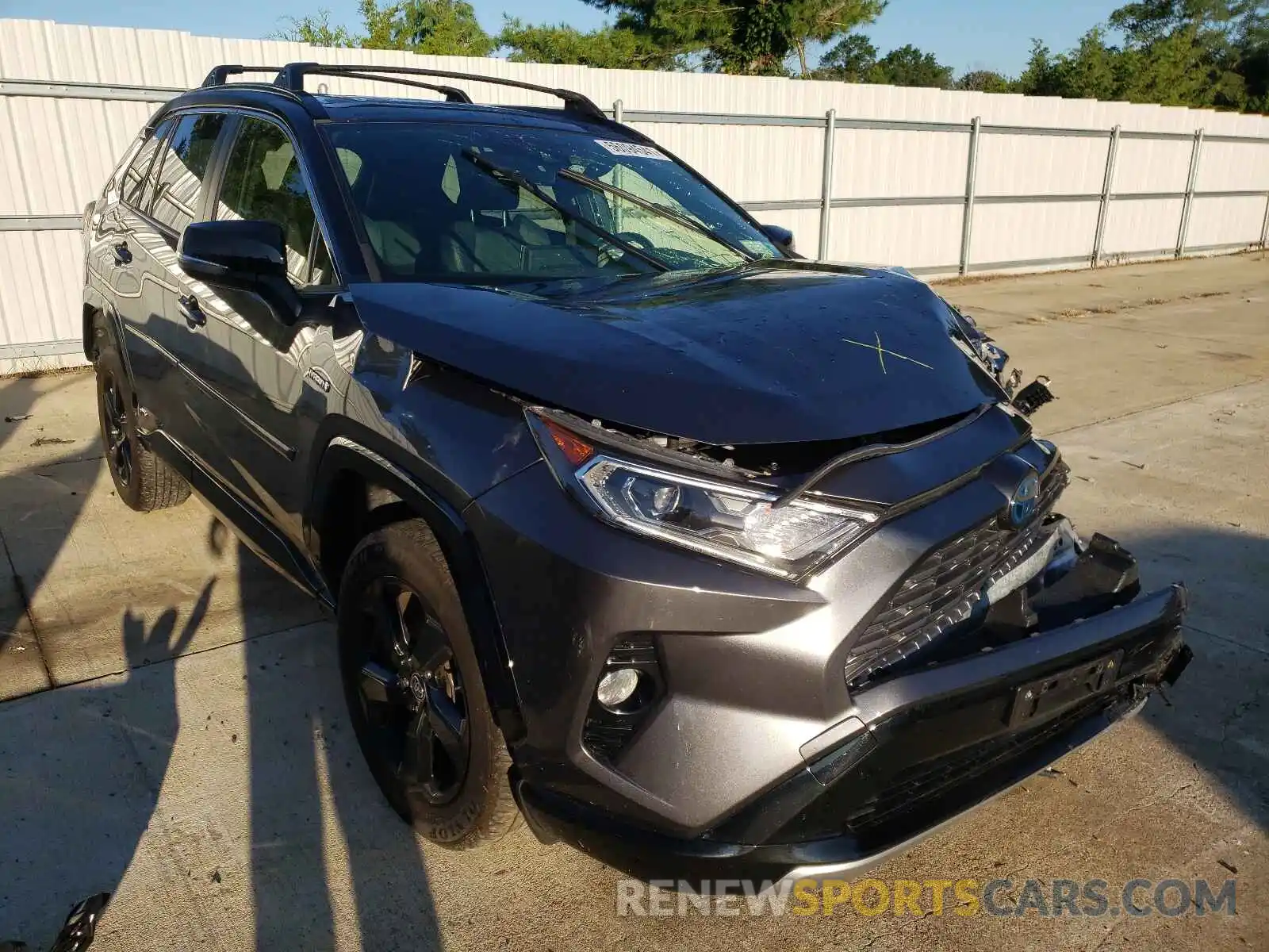 1 Photograph of a damaged car JTMEWRFV7KJ025938 TOYOTA RAV4 2019