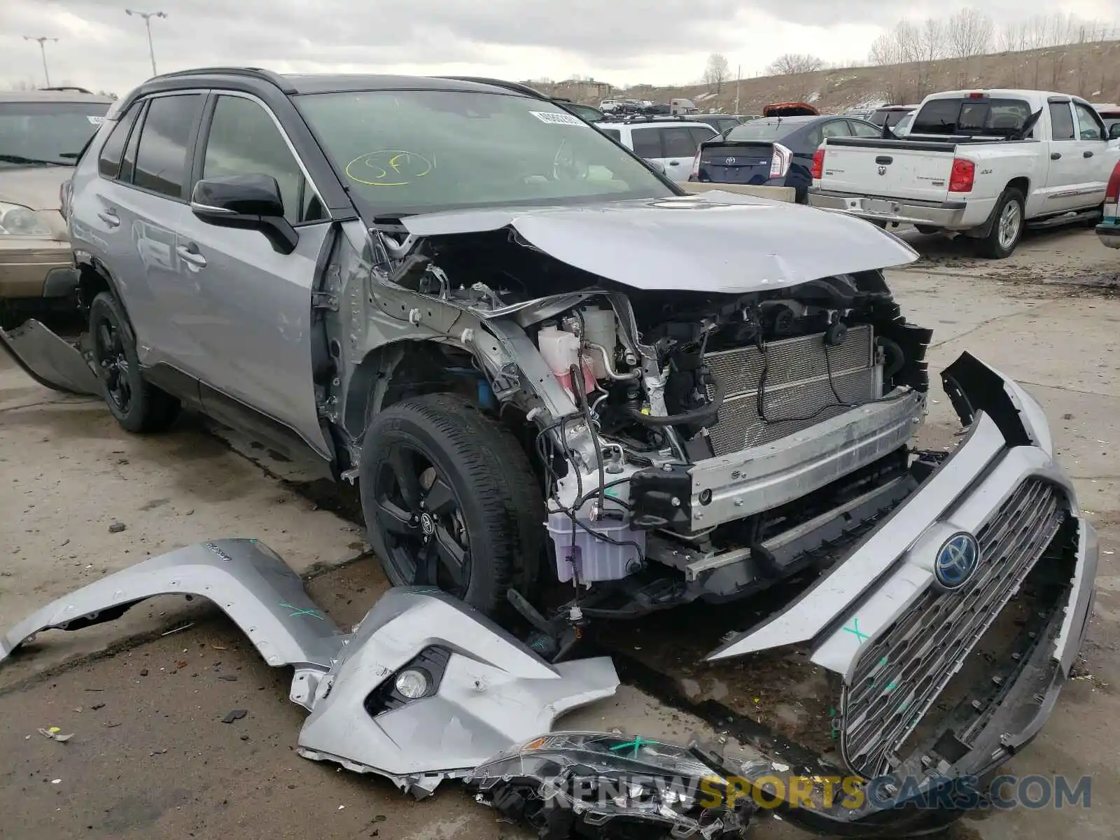 1 Photograph of a damaged car JTMEWRFV7KJ027947 TOYOTA RAV4 2019