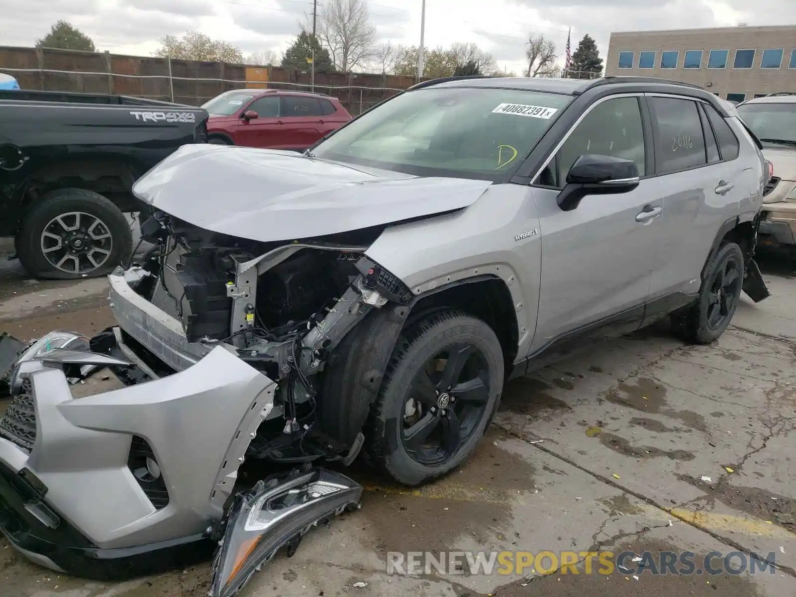 2 Photograph of a damaged car JTMEWRFV7KJ027947 TOYOTA RAV4 2019