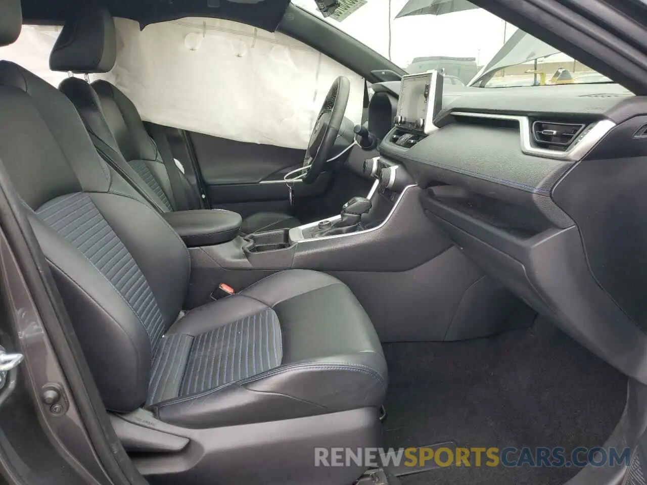 7 Photograph of a damaged car JTMEWRFV8KD511771 TOYOTA RAV4 2019