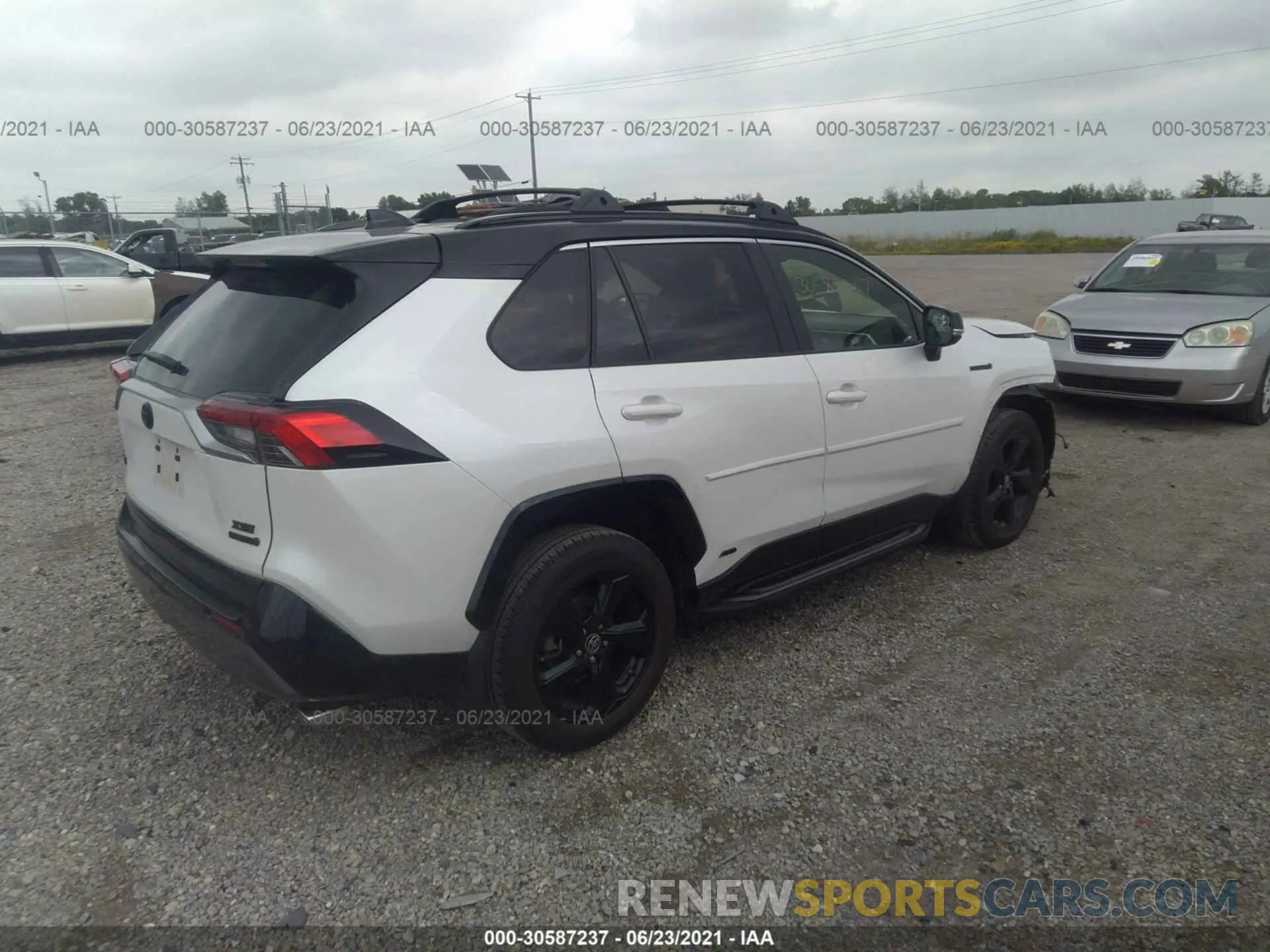 4 Photograph of a damaged car JTMEWRFV8KD521006 TOYOTA RAV4 2019