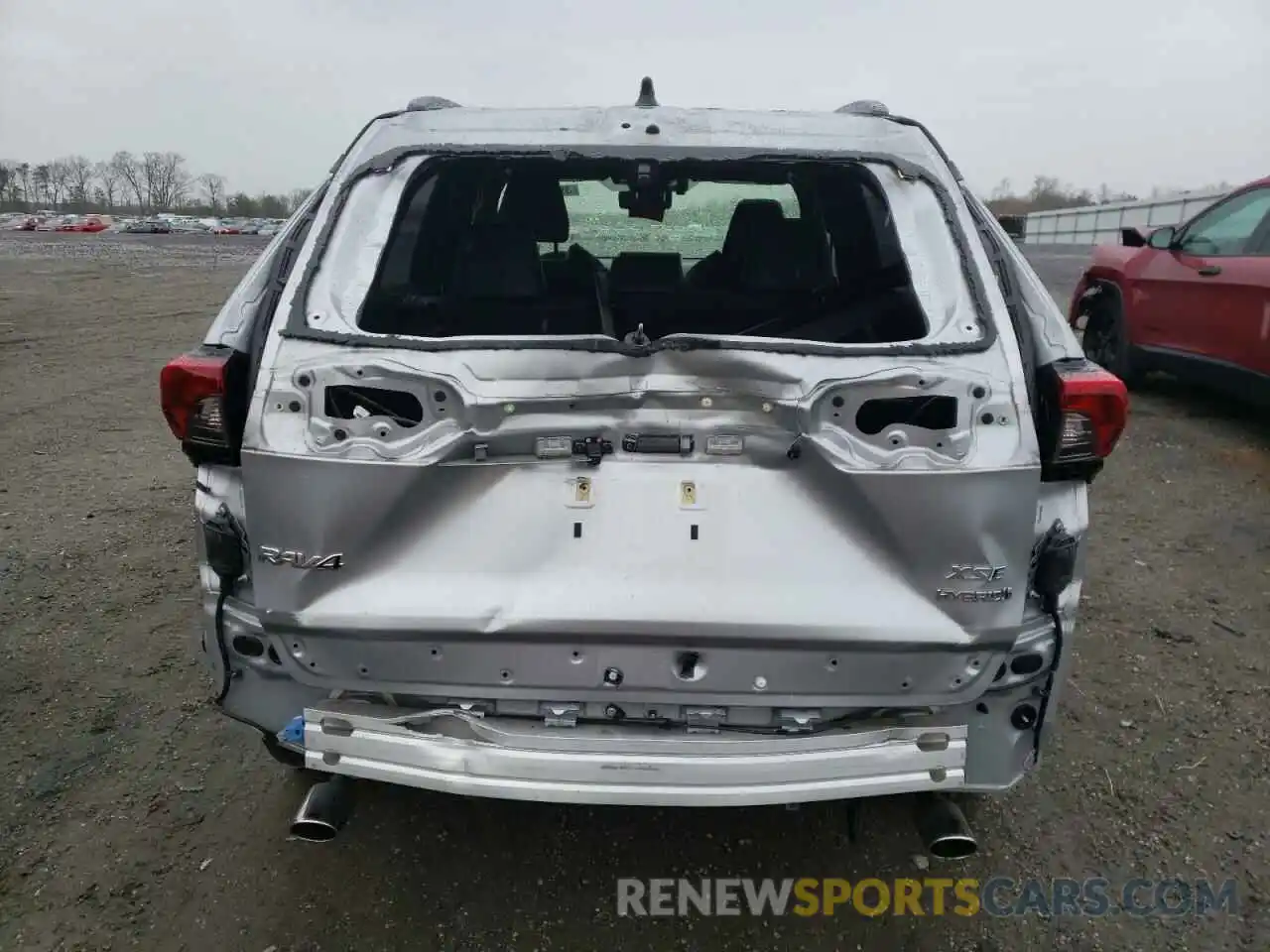 9 Photograph of a damaged car JTMEWRFV8KJ009781 TOYOTA RAV4 2019