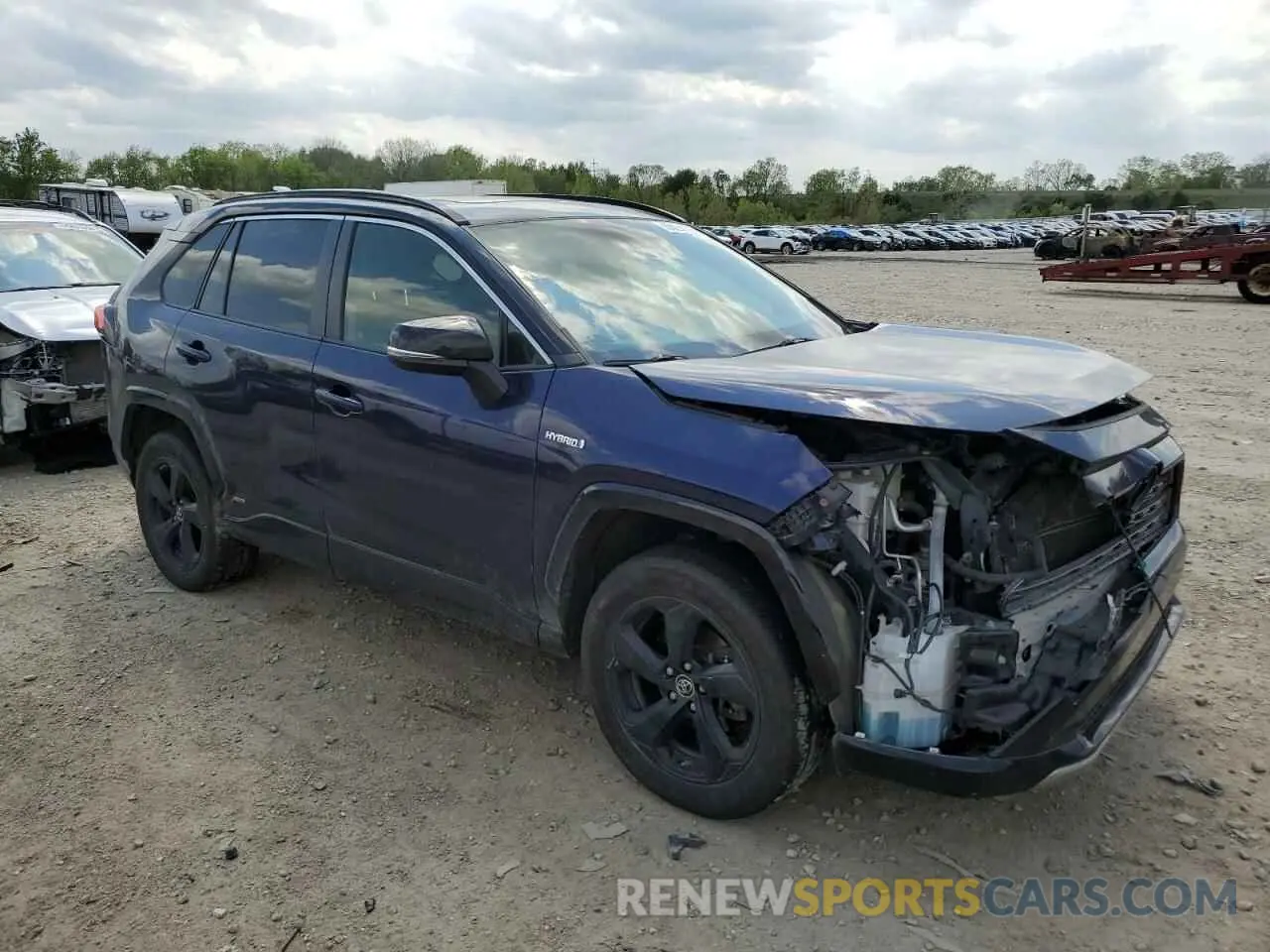 4 Photograph of a damaged car JTMEWRFV8KJ015824 TOYOTA RAV4 2019