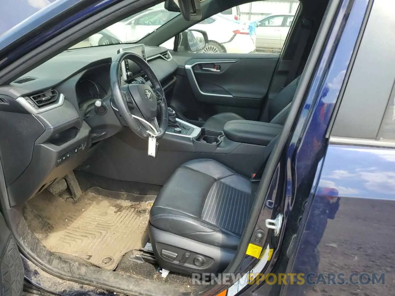 7 Photograph of a damaged car JTMEWRFV8KJ015824 TOYOTA RAV4 2019