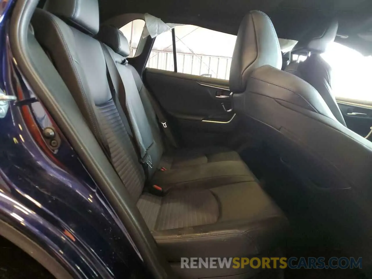10 Photograph of a damaged car JTMEWRFV9KJ001978 TOYOTA RAV4 2019