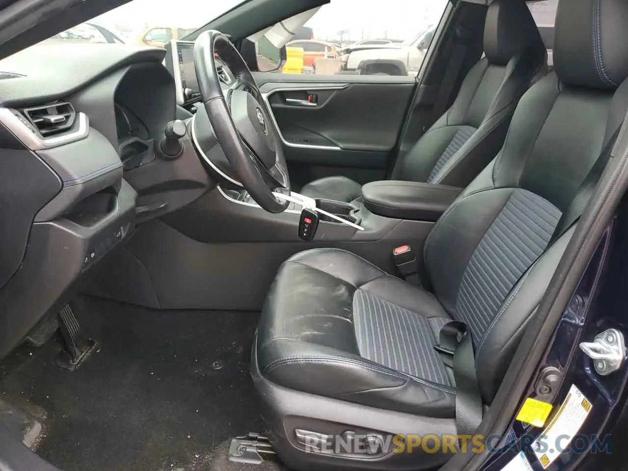 7 Photograph of a damaged car JTMEWRFV9KJ004900 TOYOTA RAV4 2019