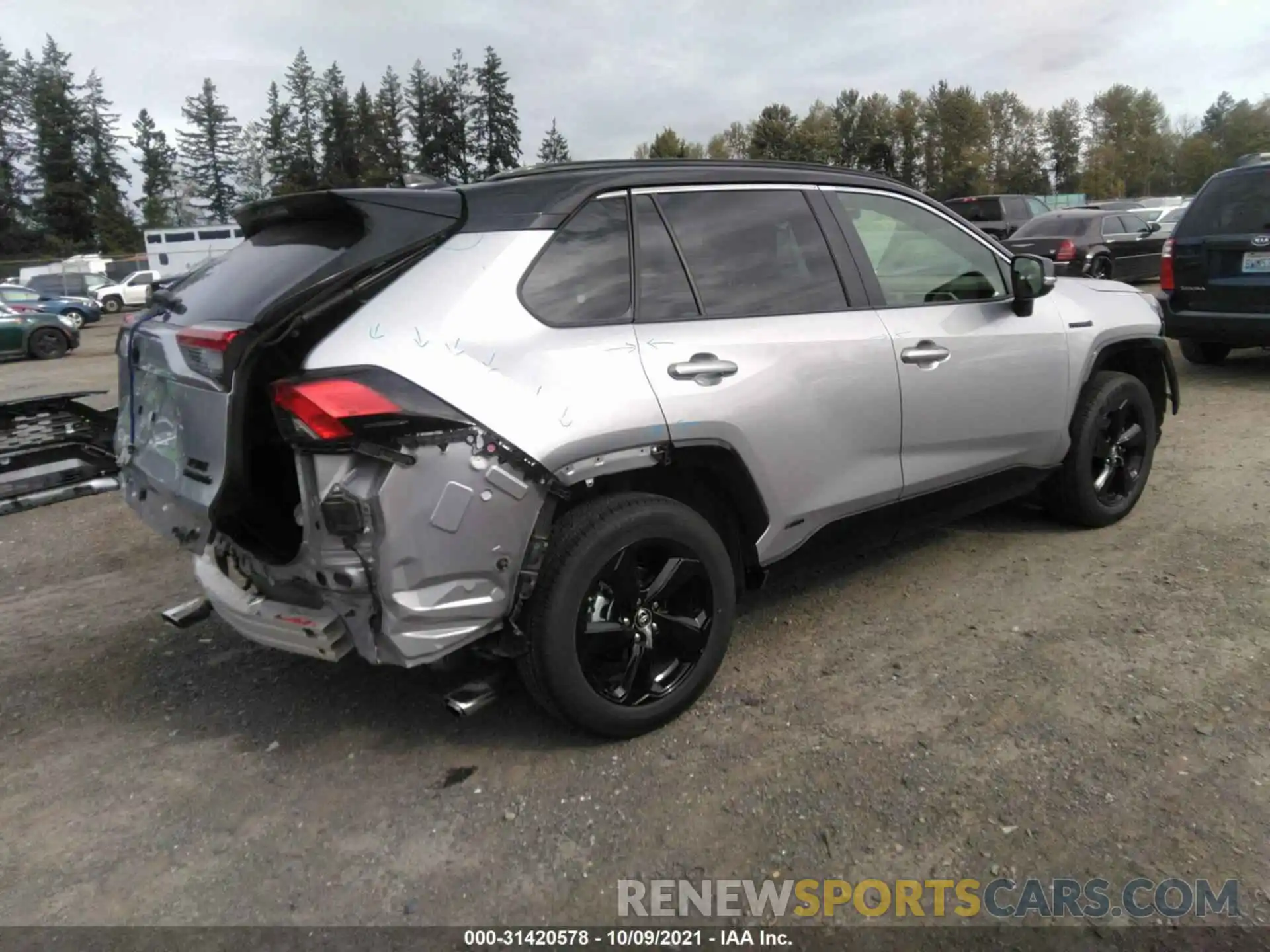 4 Photograph of a damaged car JTMEWRFV9KJ029392 TOYOTA RAV4 2019