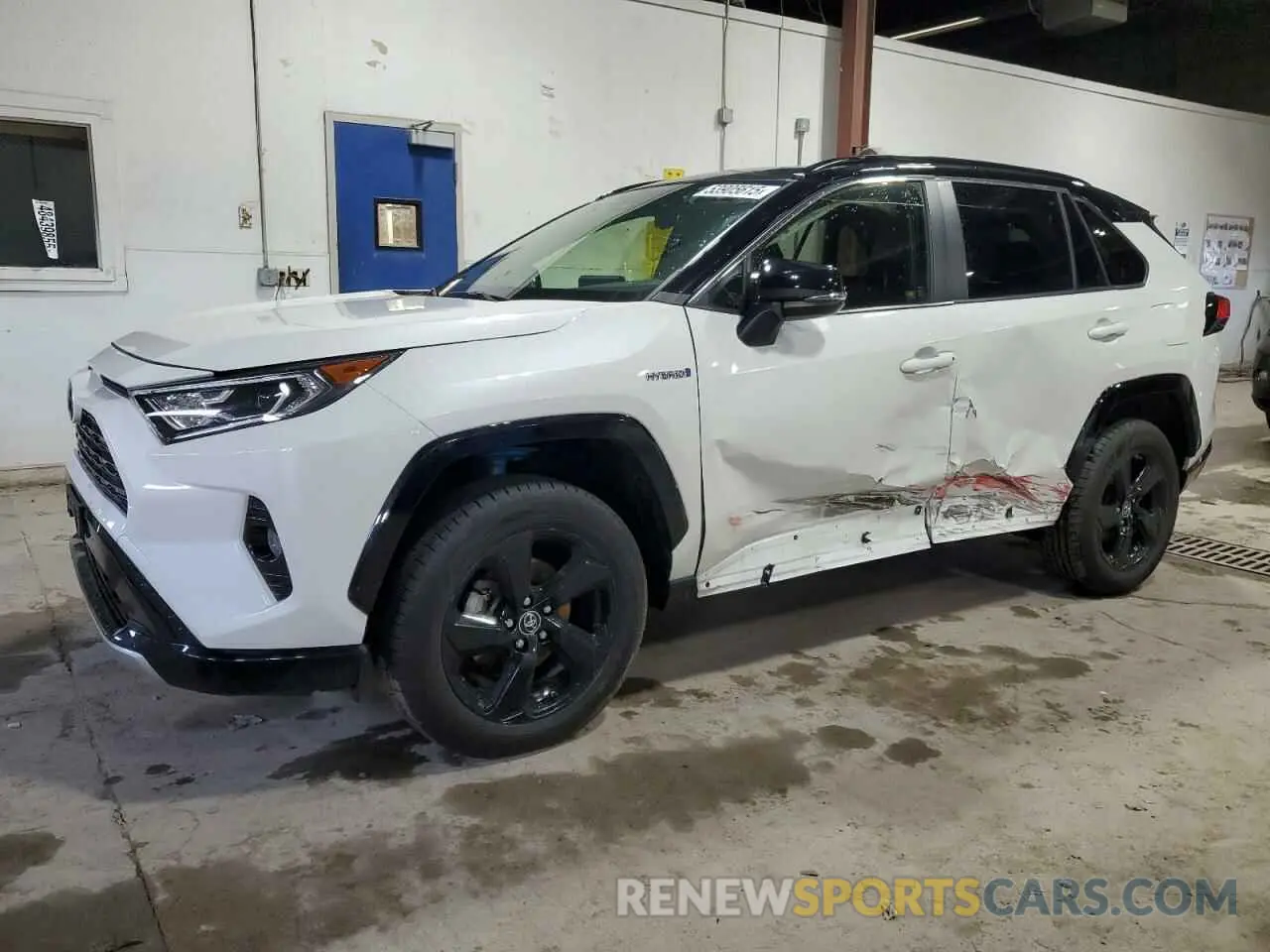 1 Photograph of a damaged car JTMEWRFVXKD510024 TOYOTA RAV4 2019