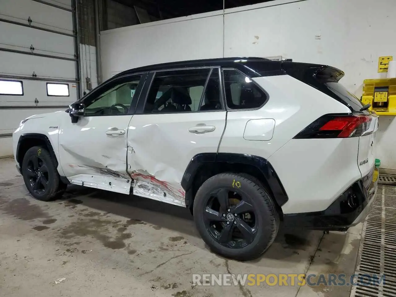 2 Photograph of a damaged car JTMEWRFVXKD510024 TOYOTA RAV4 2019
