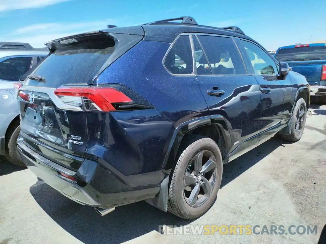 4 Photograph of a damaged car JTMEWRFVXKJ007868 TOYOTA RAV4 2019