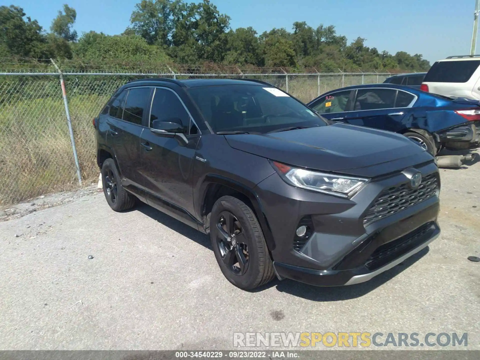 1 Photograph of a damaged car JTMEWRFVXKJ016599 TOYOTA RAV4 2019