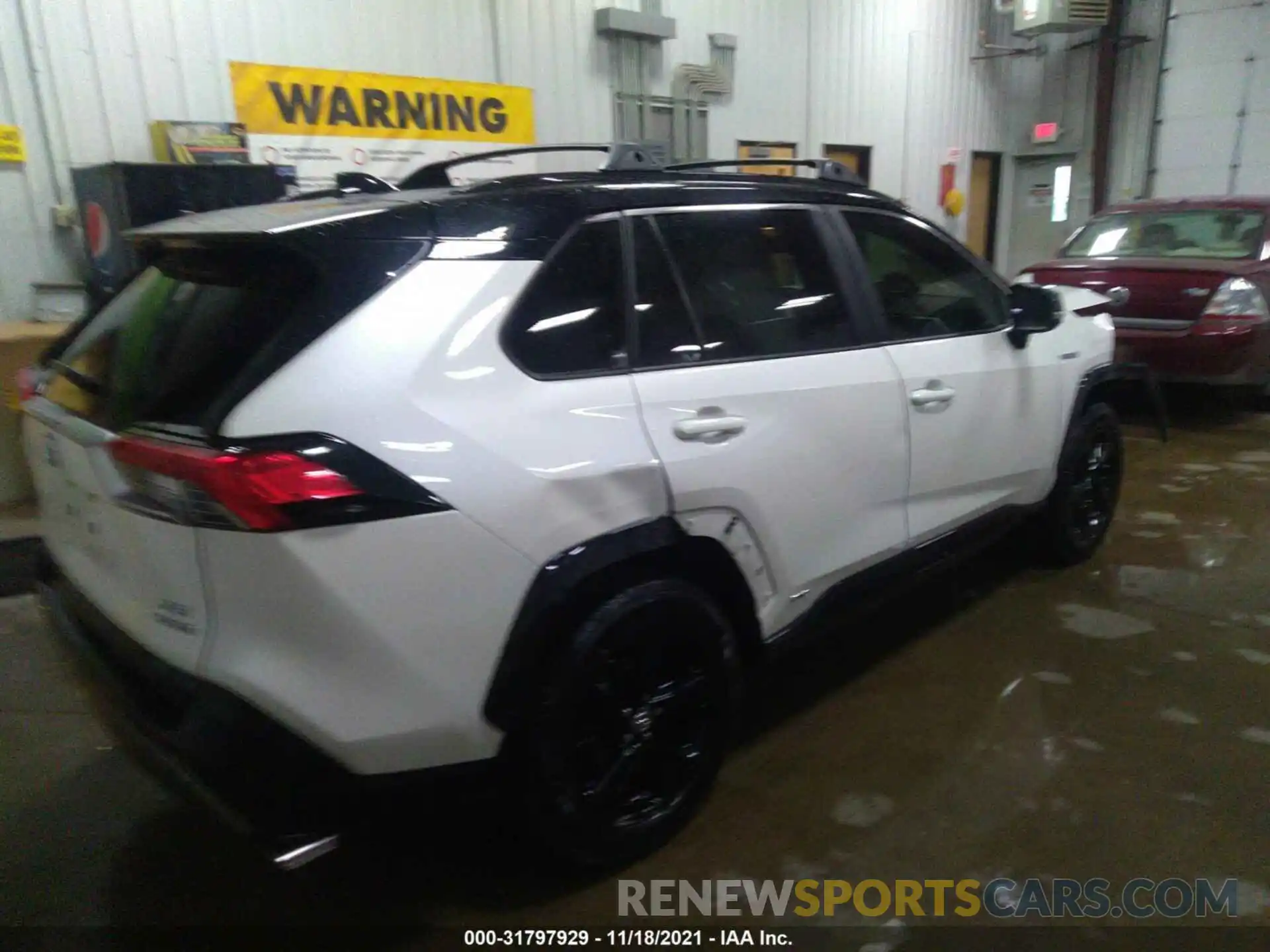 4 Photograph of a damaged car JTMEWRFVXKJ017526 TOYOTA RAV4 2019