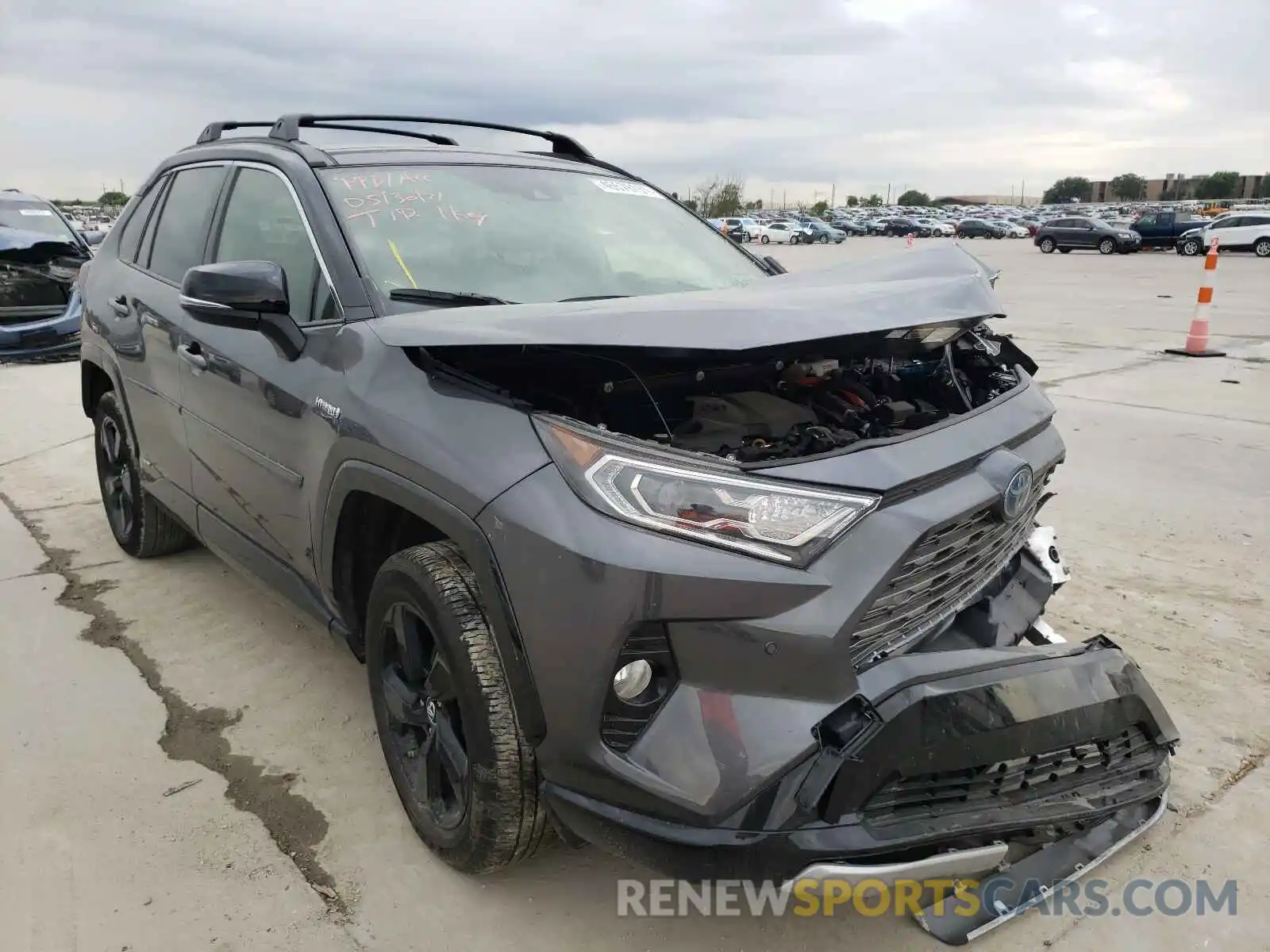 1 Photograph of a damaged car JTMEWRFVXKJ018062 TOYOTA RAV4 2019