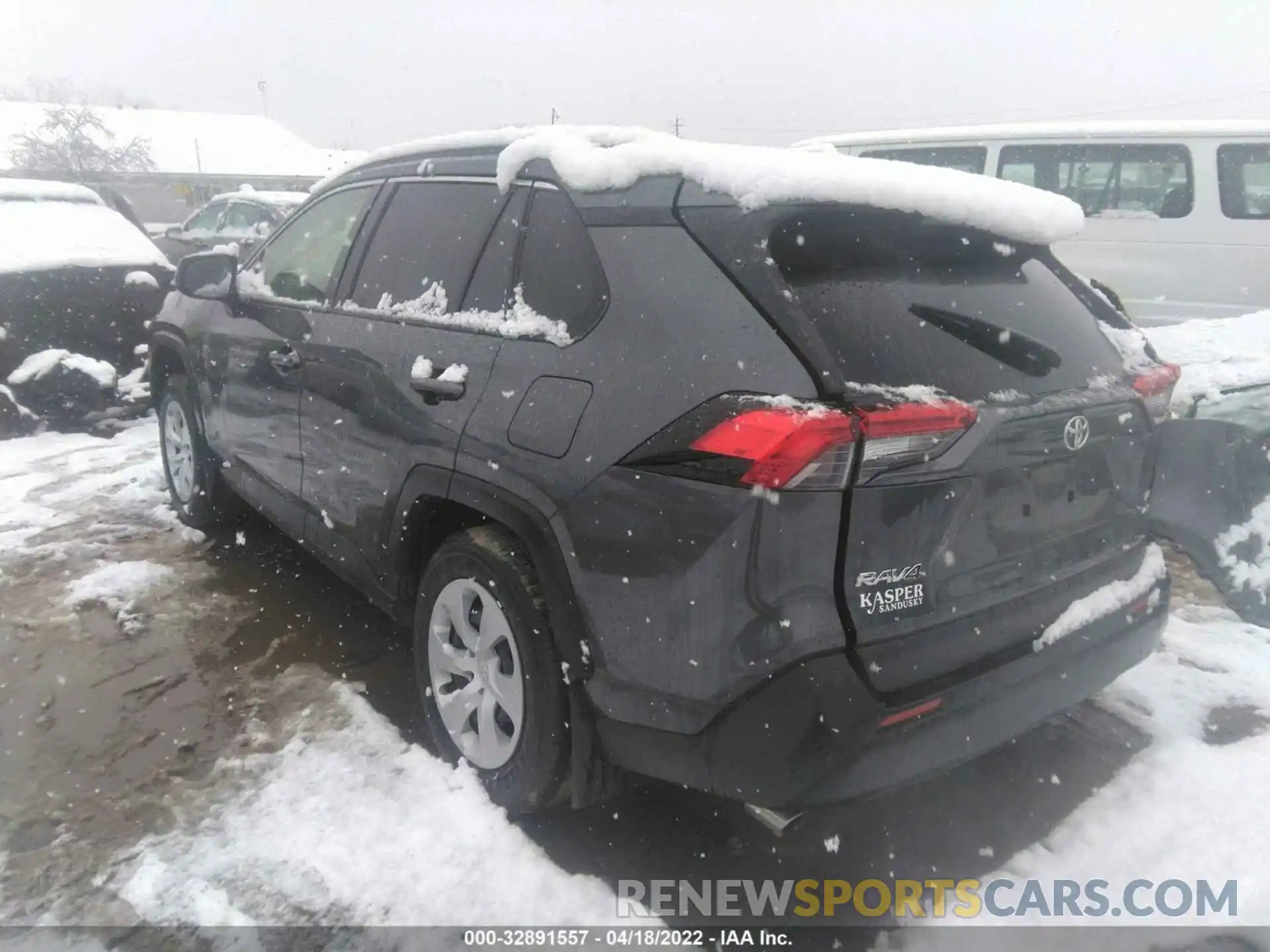 3 Photograph of a damaged car JTMF1RFV0KD004107 TOYOTA RAV4 2019