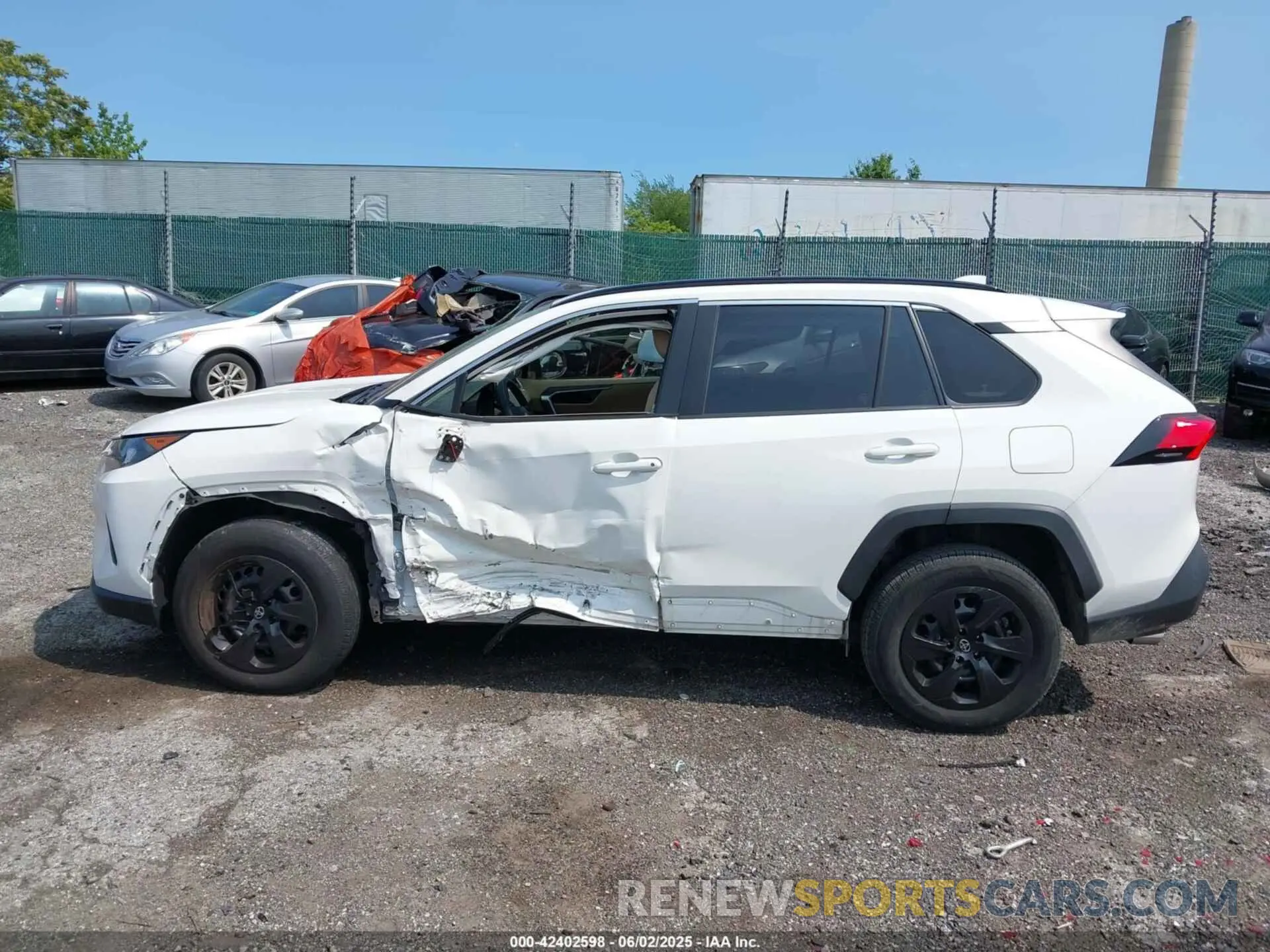 14 Photograph of a damaged car JTMF1RFV0KD045059 TOYOTA RAV4 2019