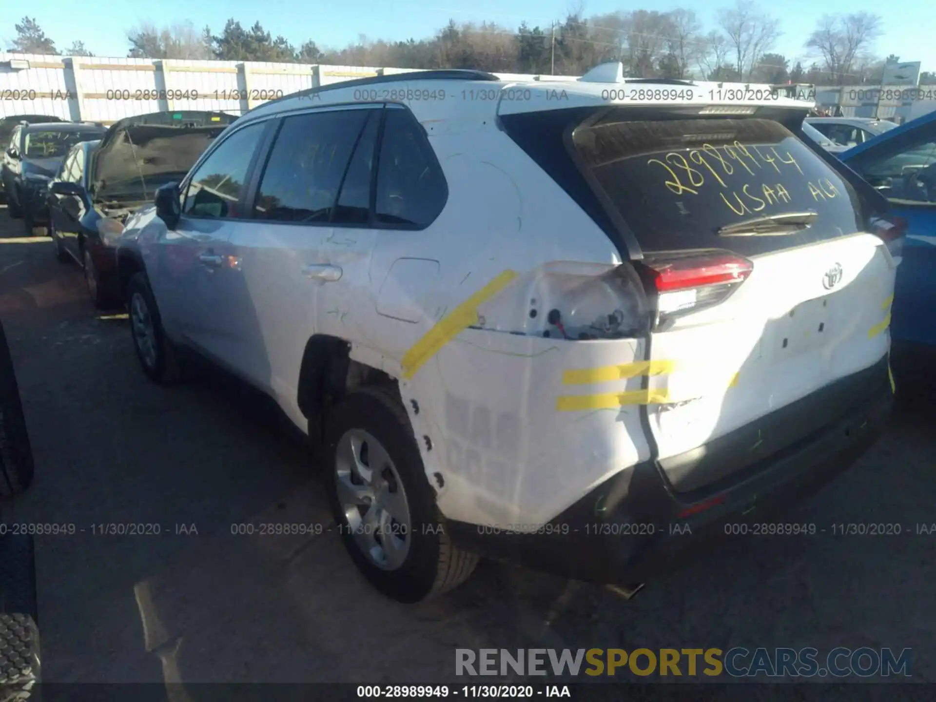 3 Photograph of a damaged car JTMF1RFV0KD045255 TOYOTA RAV4 2019