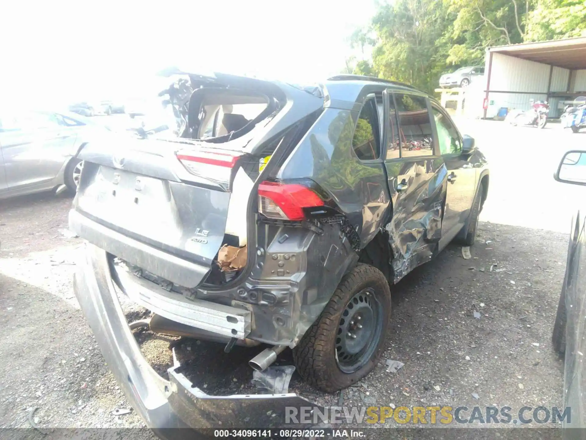 4 Photograph of a damaged car JTMF1RFV0KJ007509 TOYOTA RAV4 2019