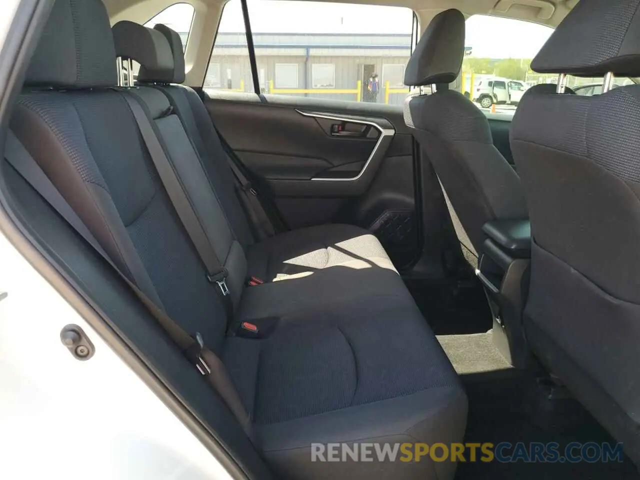 10 Photograph of a damaged car JTMF1RFV0KJ024066 TOYOTA RAV4 2019