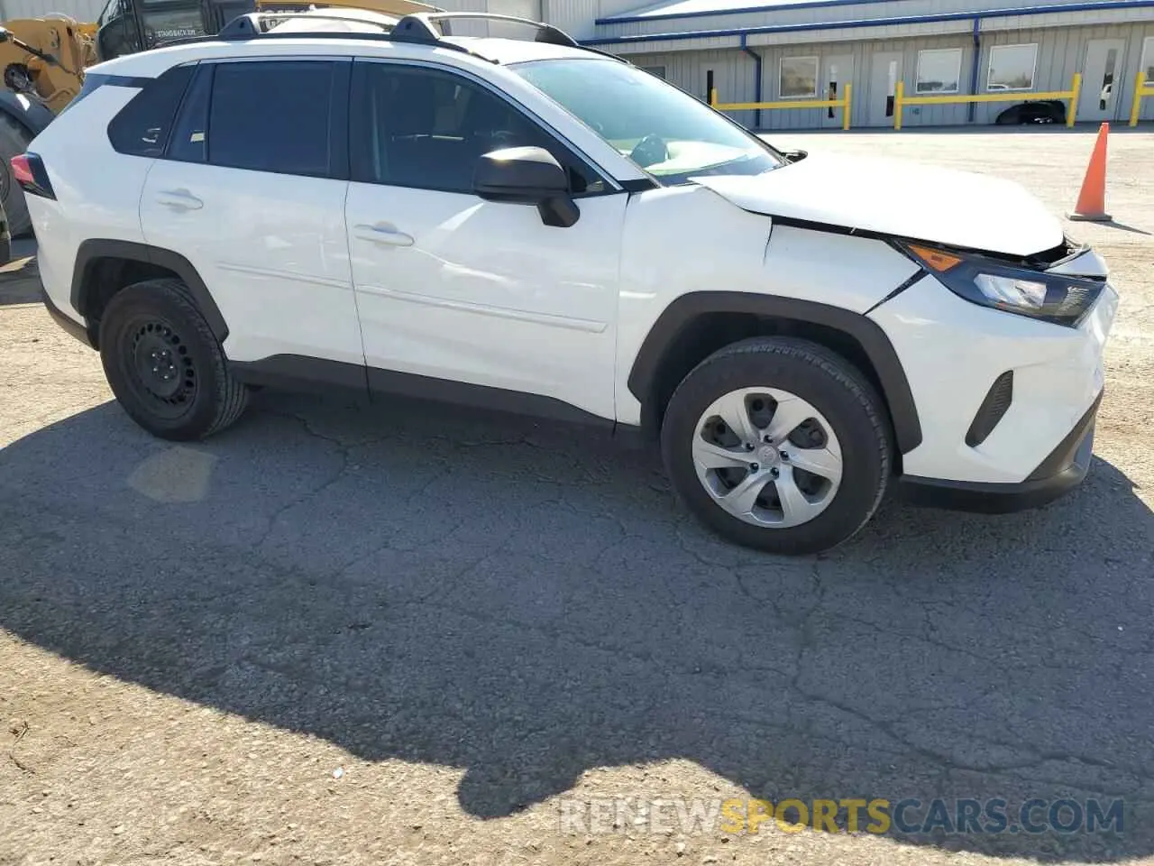 4 Photograph of a damaged car JTMF1RFV0KJ024066 TOYOTA RAV4 2019