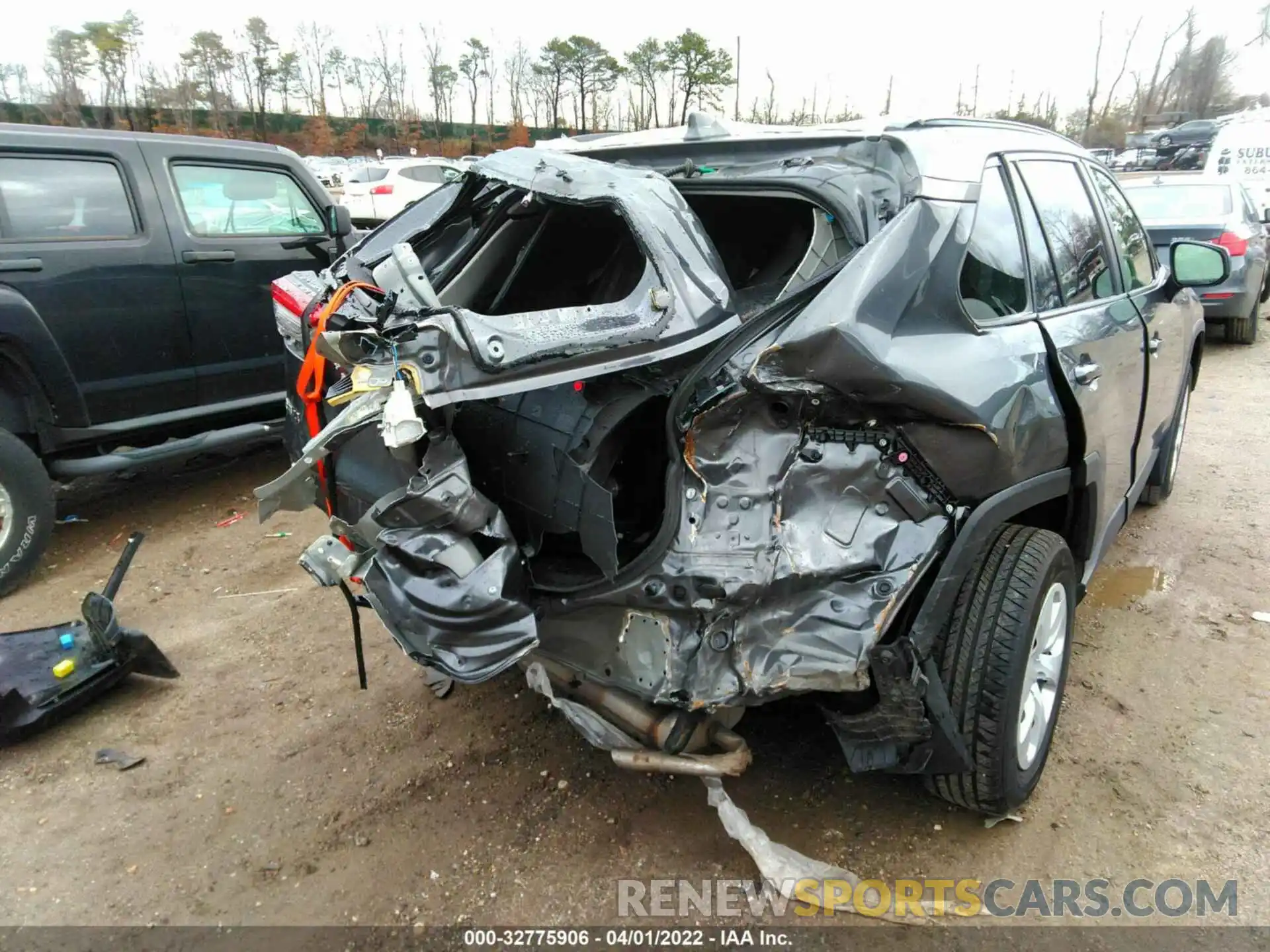 6 Photograph of a damaged car JTMF1RFV1KJ005249 TOYOTA RAV4 2019