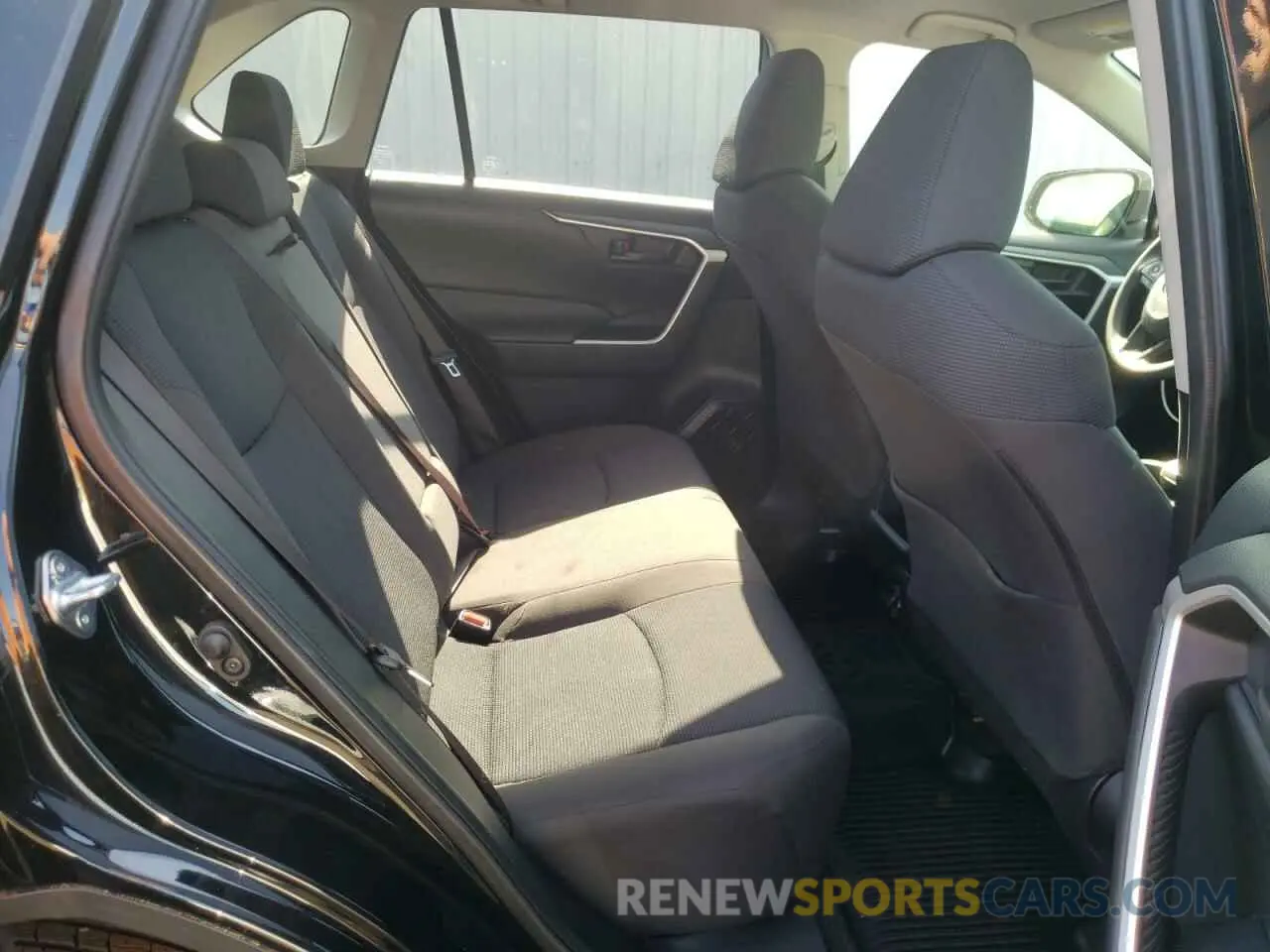 10 Photograph of a damaged car JTMF1RFV1KJ012458 TOYOTA RAV4 2019