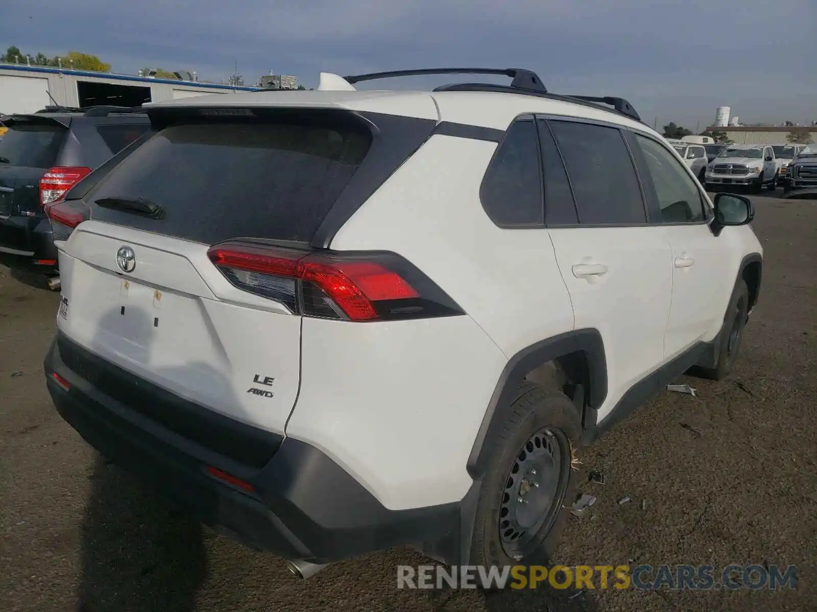 4 Photograph of a damaged car JTMF1RFV2KD030871 TOYOTA RAV4 2019