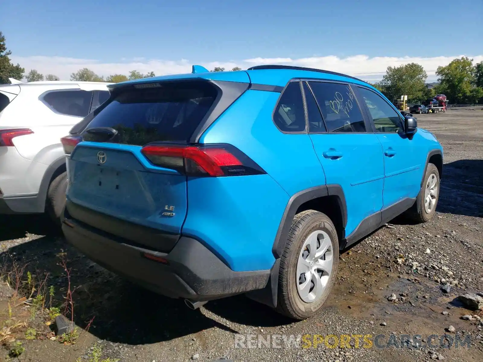 4 Photograph of a damaged car JTMF1RFV2KJ003901 TOYOTA RAV4 2019