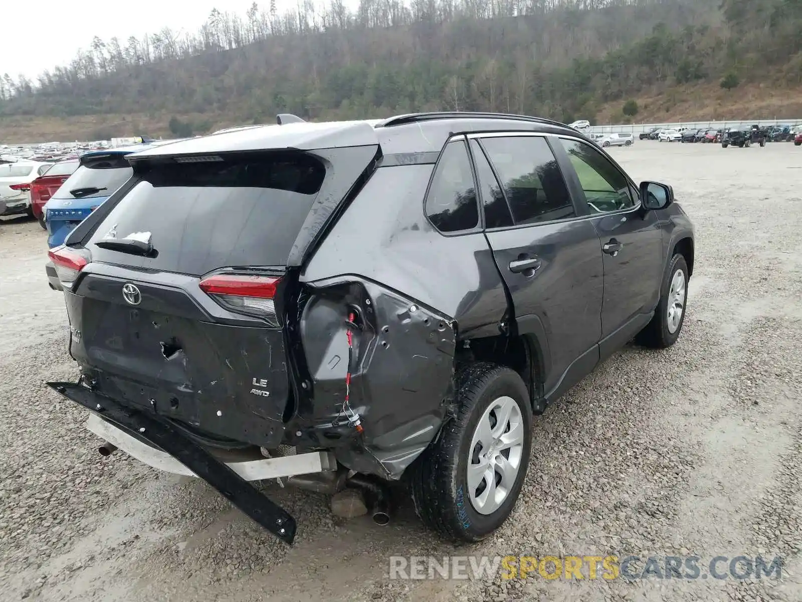 4 Photograph of a damaged car JTMF1RFV2KJ013828 TOYOTA RAV4 2019