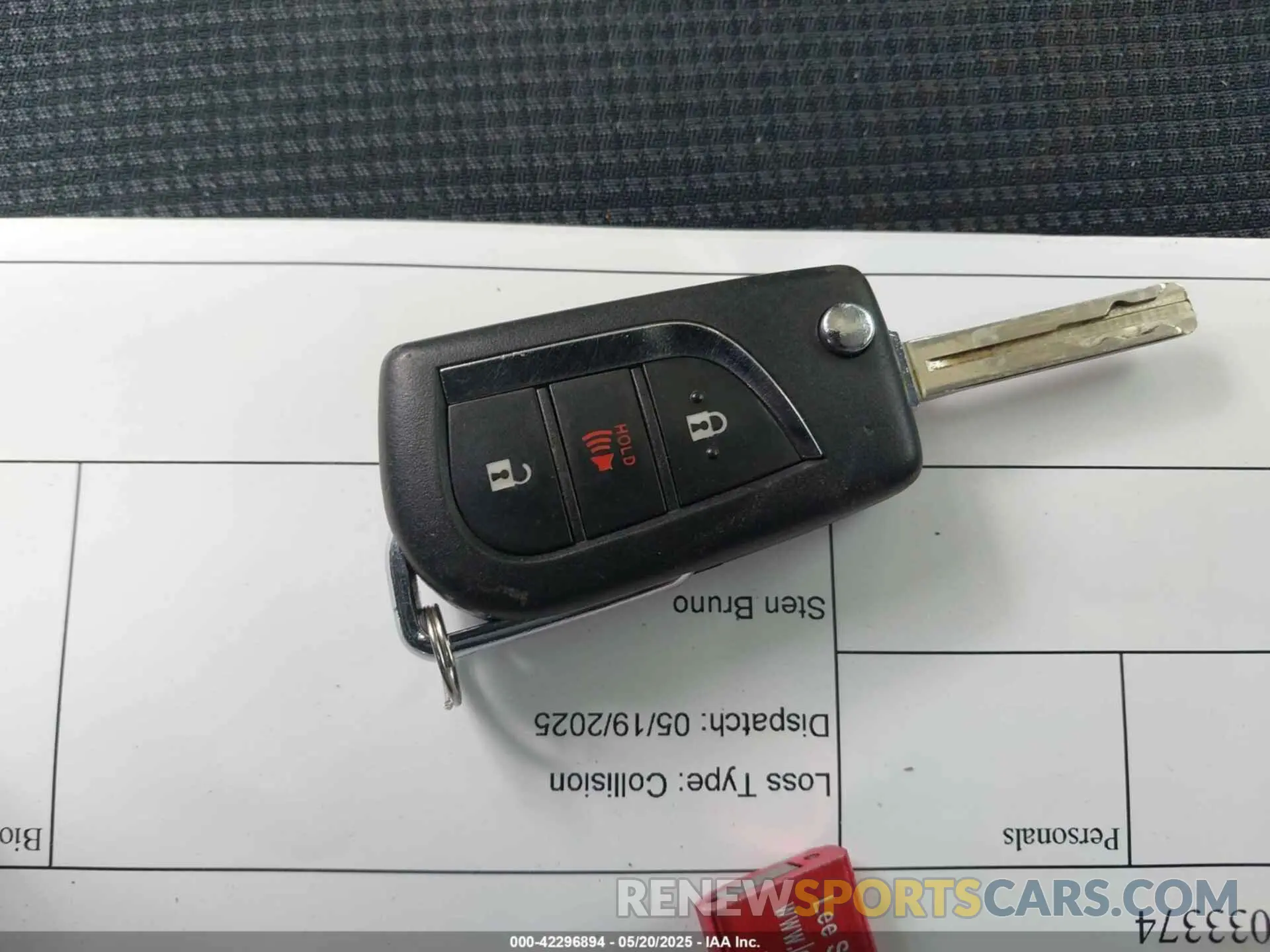 11 Photograph of a damaged car JTMF1RFV3KD033374 TOYOTA RAV4 2019