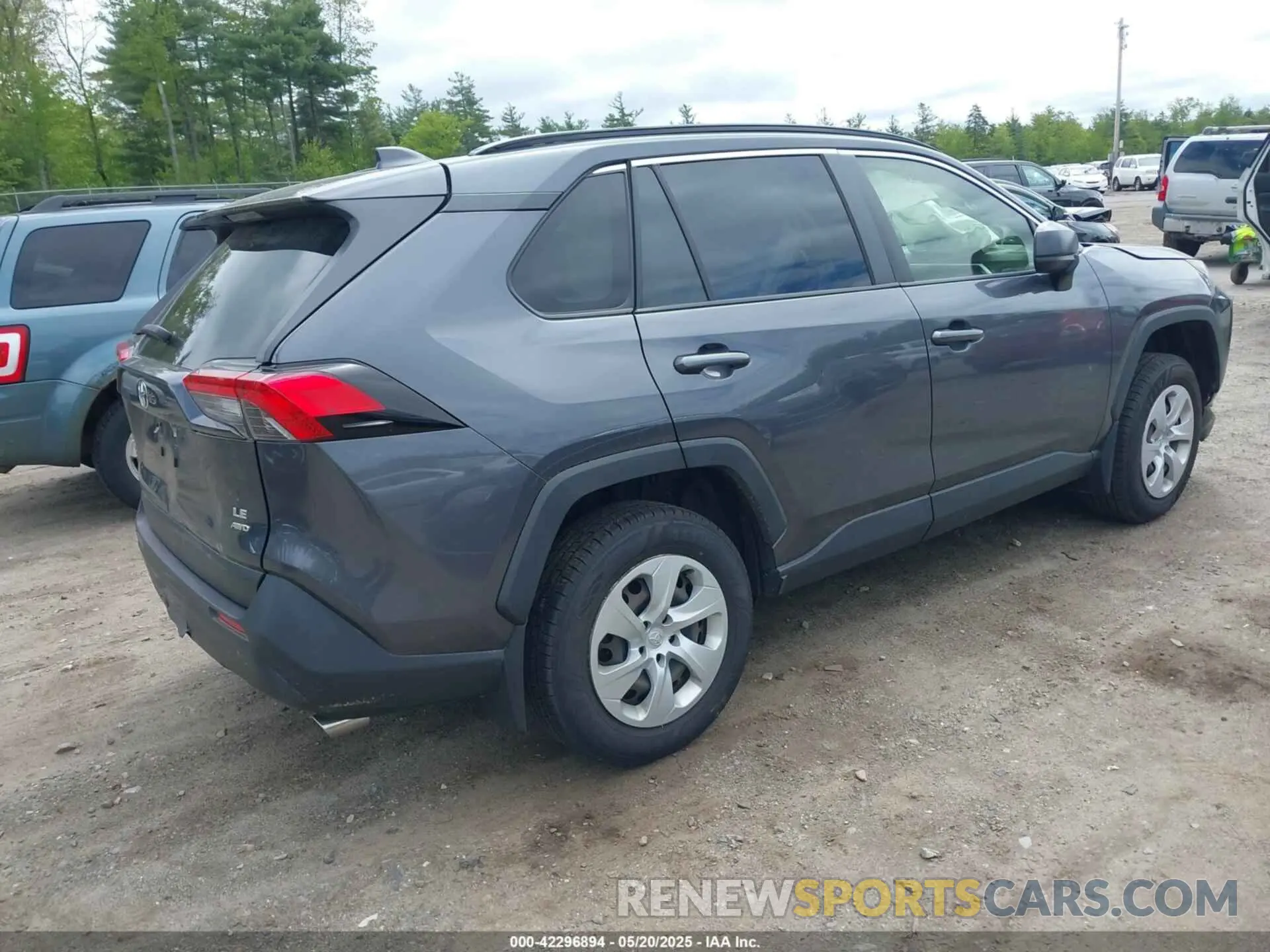 4 Photograph of a damaged car JTMF1RFV3KD033374 TOYOTA RAV4 2019