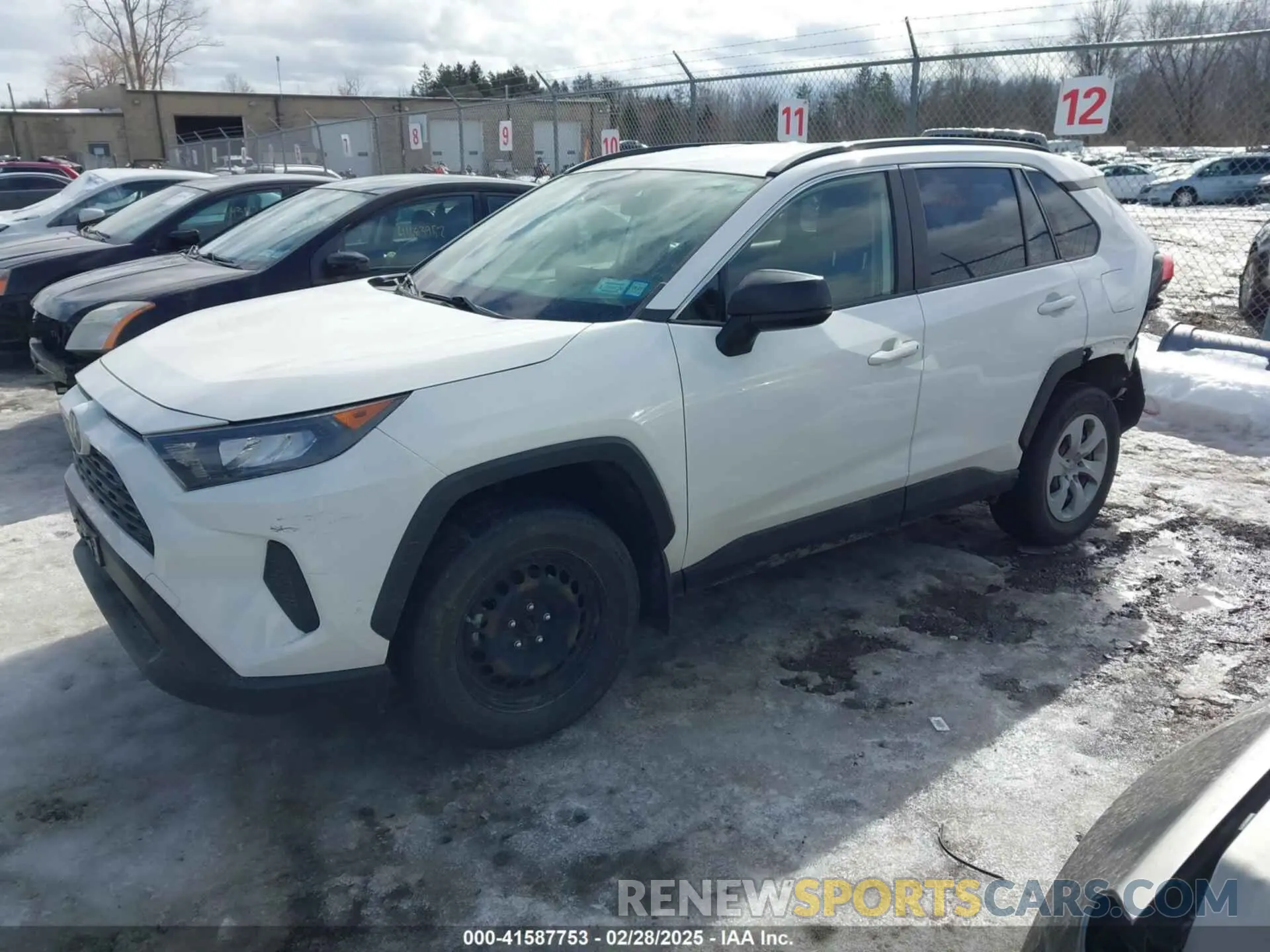 2 Photograph of a damaged car JTMF1RFV3KD035917 TOYOTA RAV4 2019
