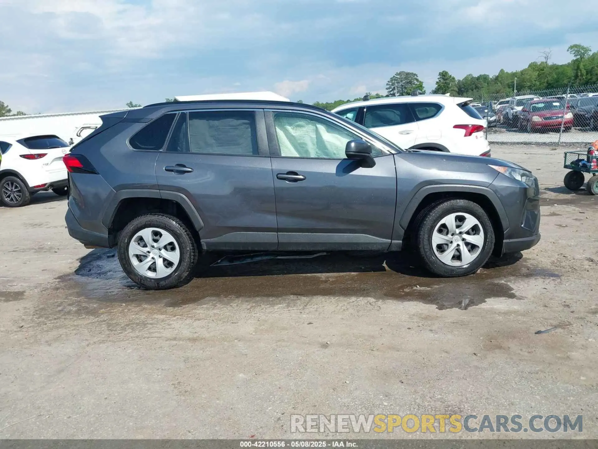 13 Photograph of a damaged car JTMF1RFV3KJ002983 TOYOTA RAV4 2019
