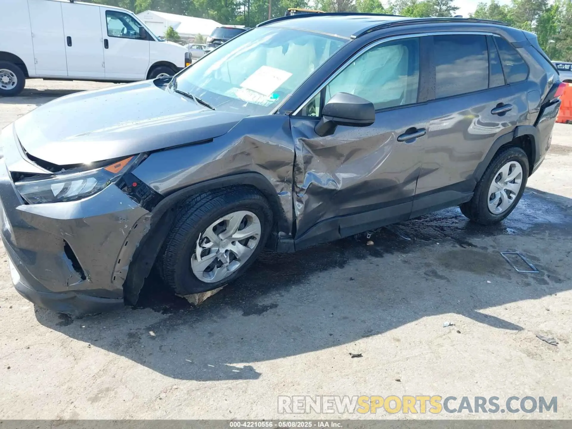 6 Photograph of a damaged car JTMF1RFV3KJ002983 TOYOTA RAV4 2019