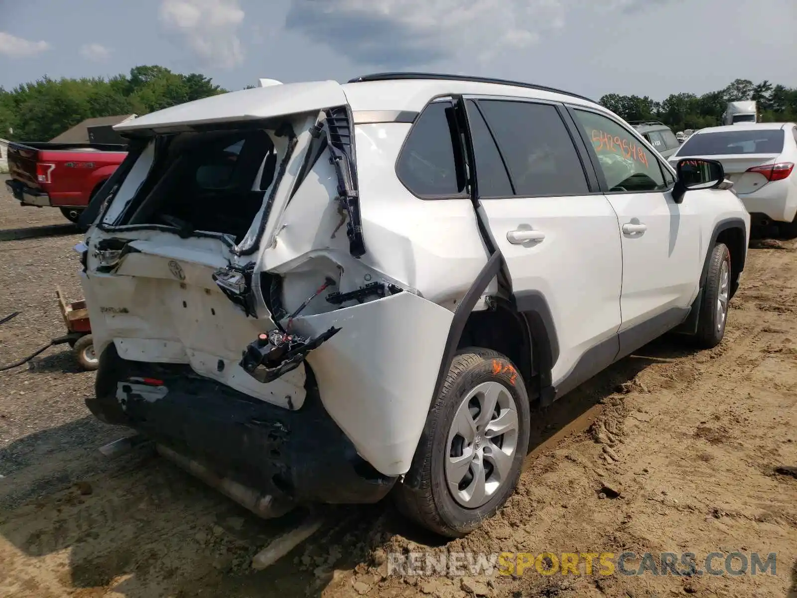 4 Photograph of a damaged car JTMF1RFV3KJ010503 TOYOTA RAV4 2019