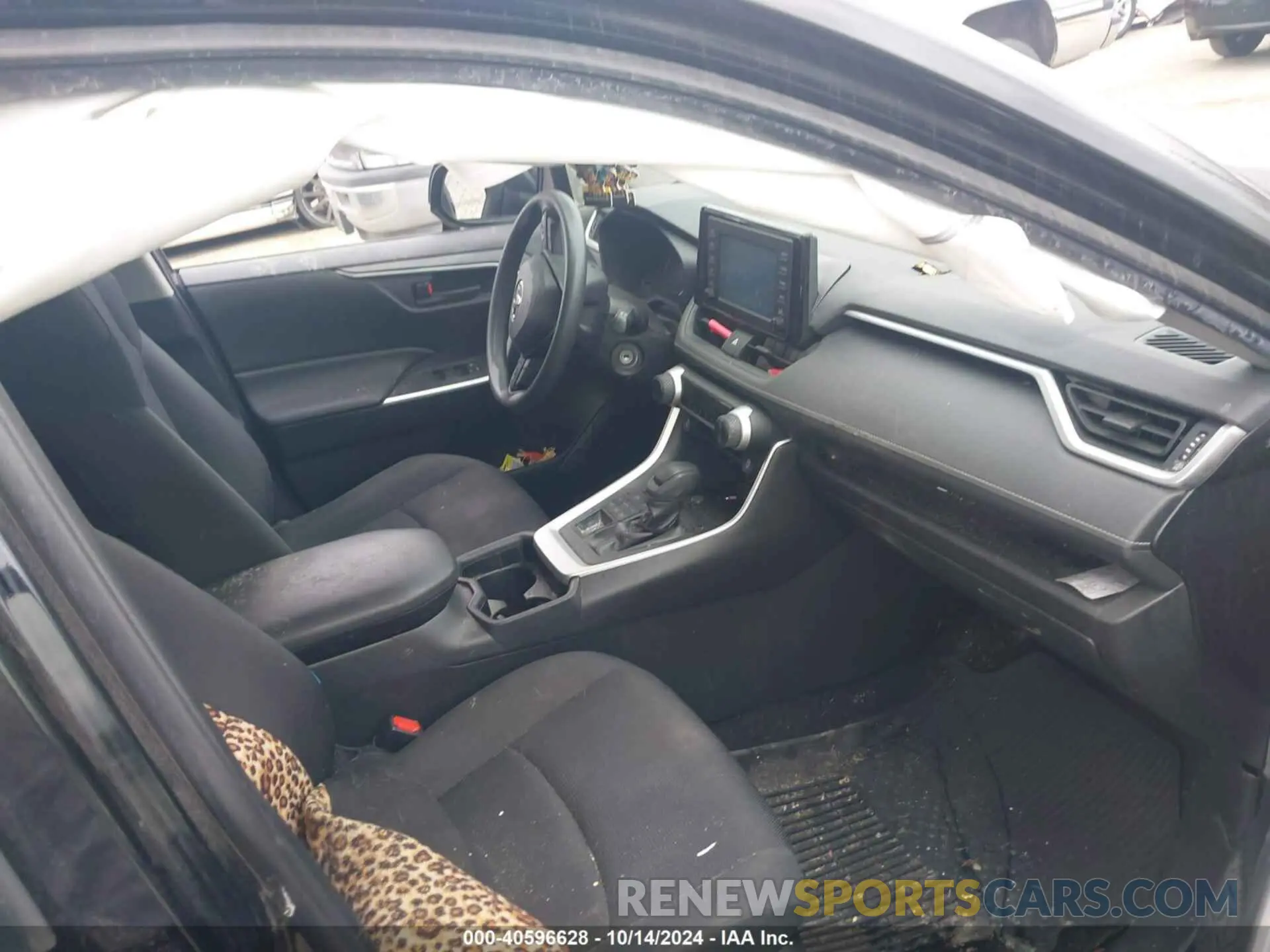 5 Photograph of a damaged car JTMF1RFV4KD030550 TOYOTA RAV4 2019
