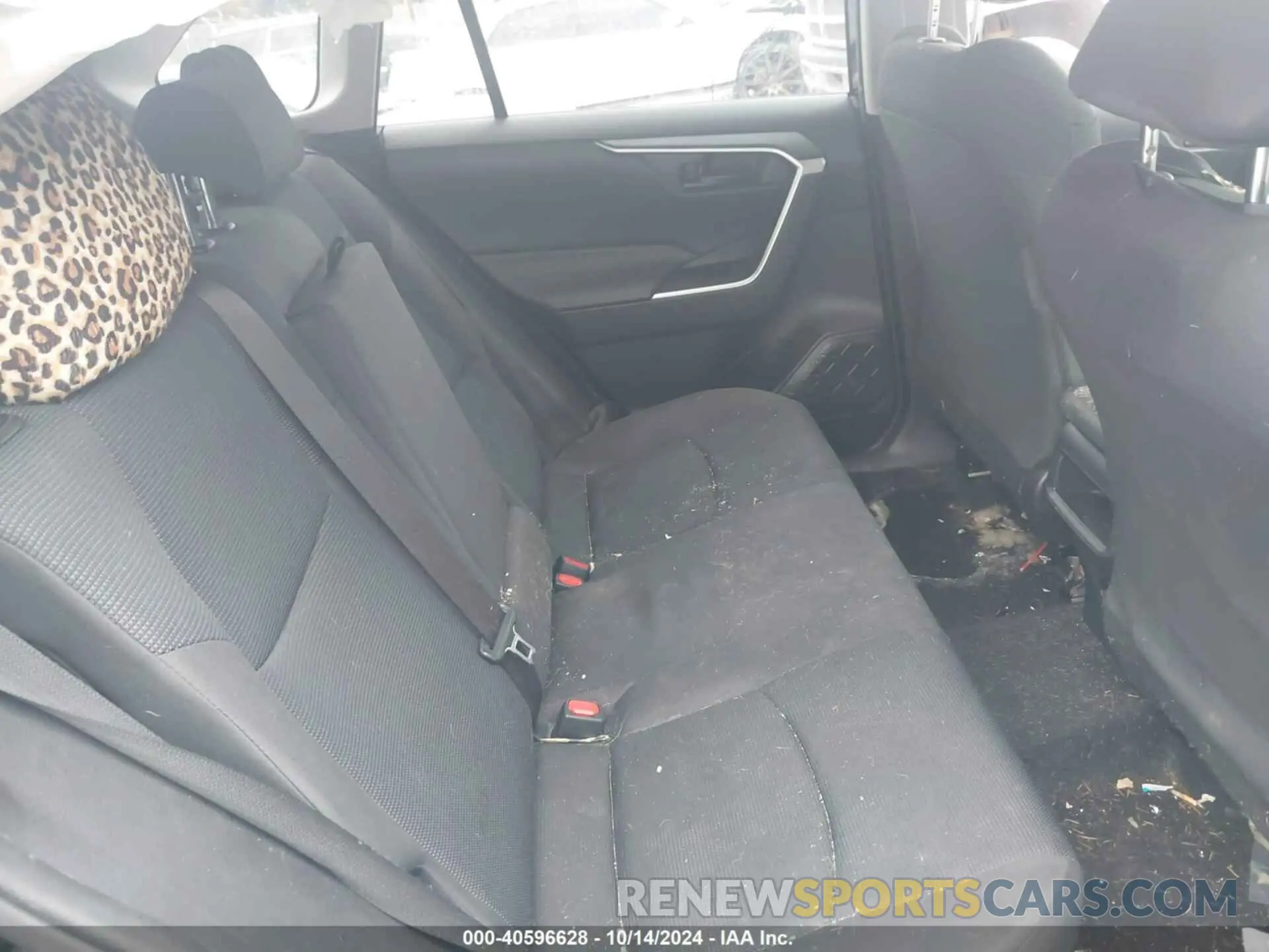 8 Photograph of a damaged car JTMF1RFV4KD030550 TOYOTA RAV4 2019
