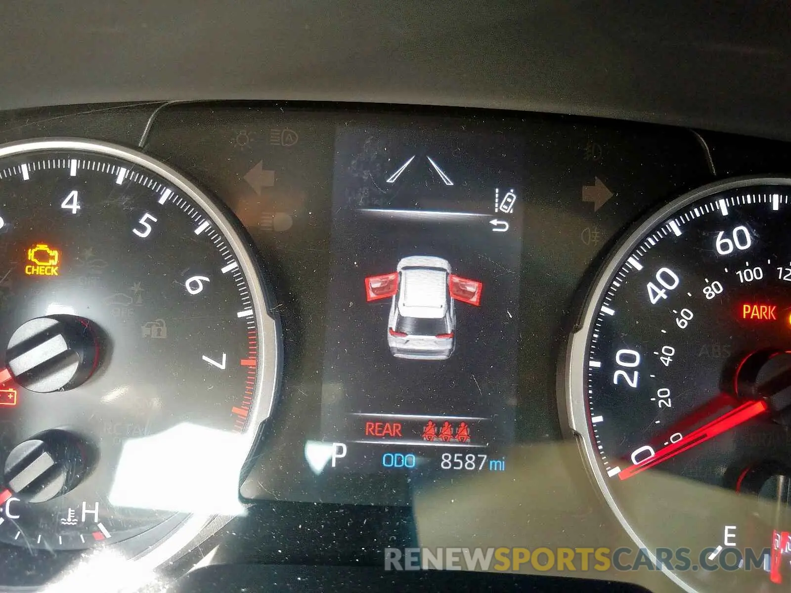 8 Photograph of a damaged car JTMF1RFV5KD027351 TOYOTA RAV4 2019