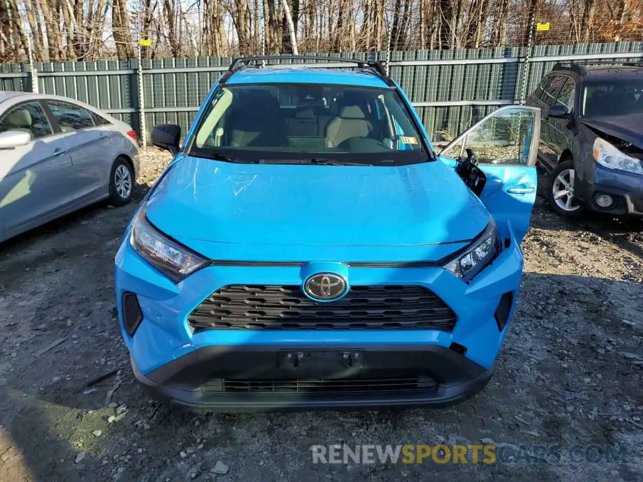 5 Photograph of a damaged car JTMF1RFV5KD518647 TOYOTA RAV4 2019