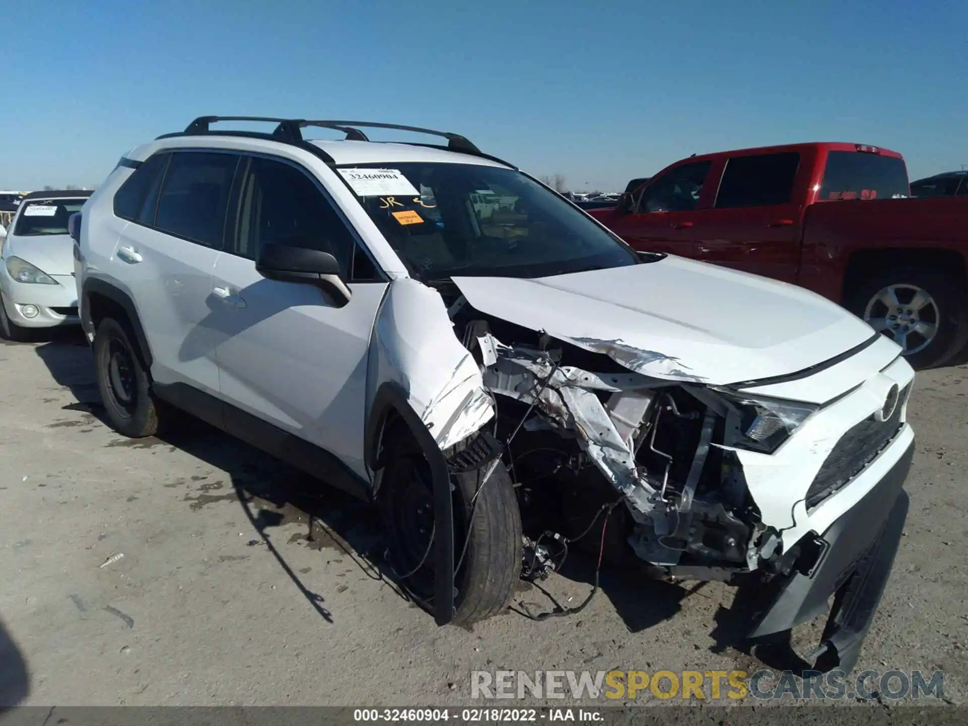 1 Photograph of a damaged car JTMF1RFV5KJ006033 TOYOTA RAV4 2019