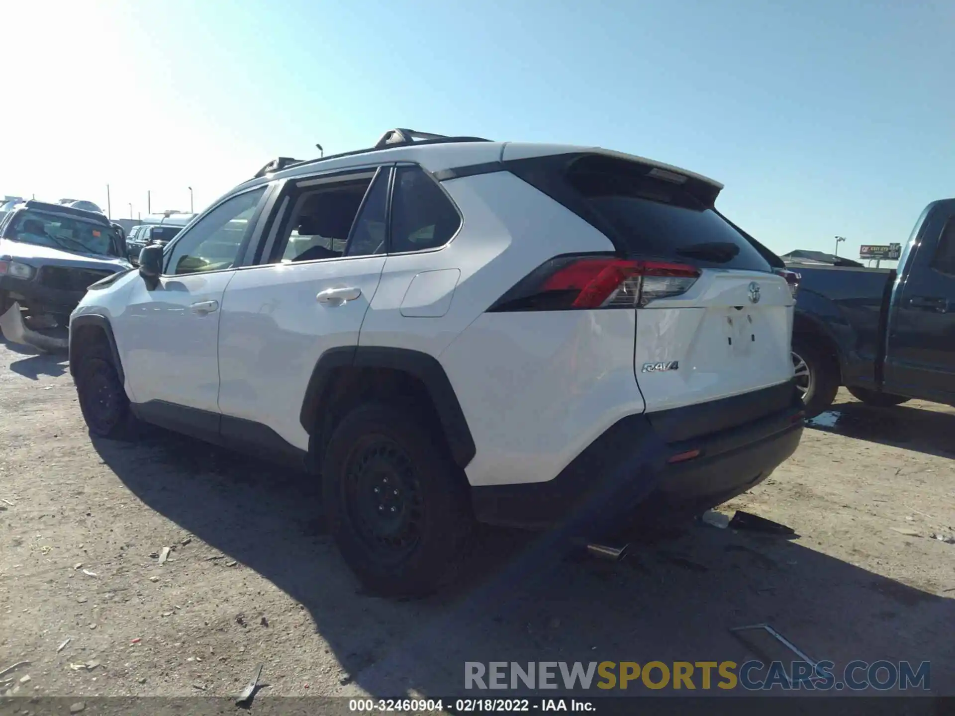 3 Photograph of a damaged car JTMF1RFV5KJ006033 TOYOTA RAV4 2019