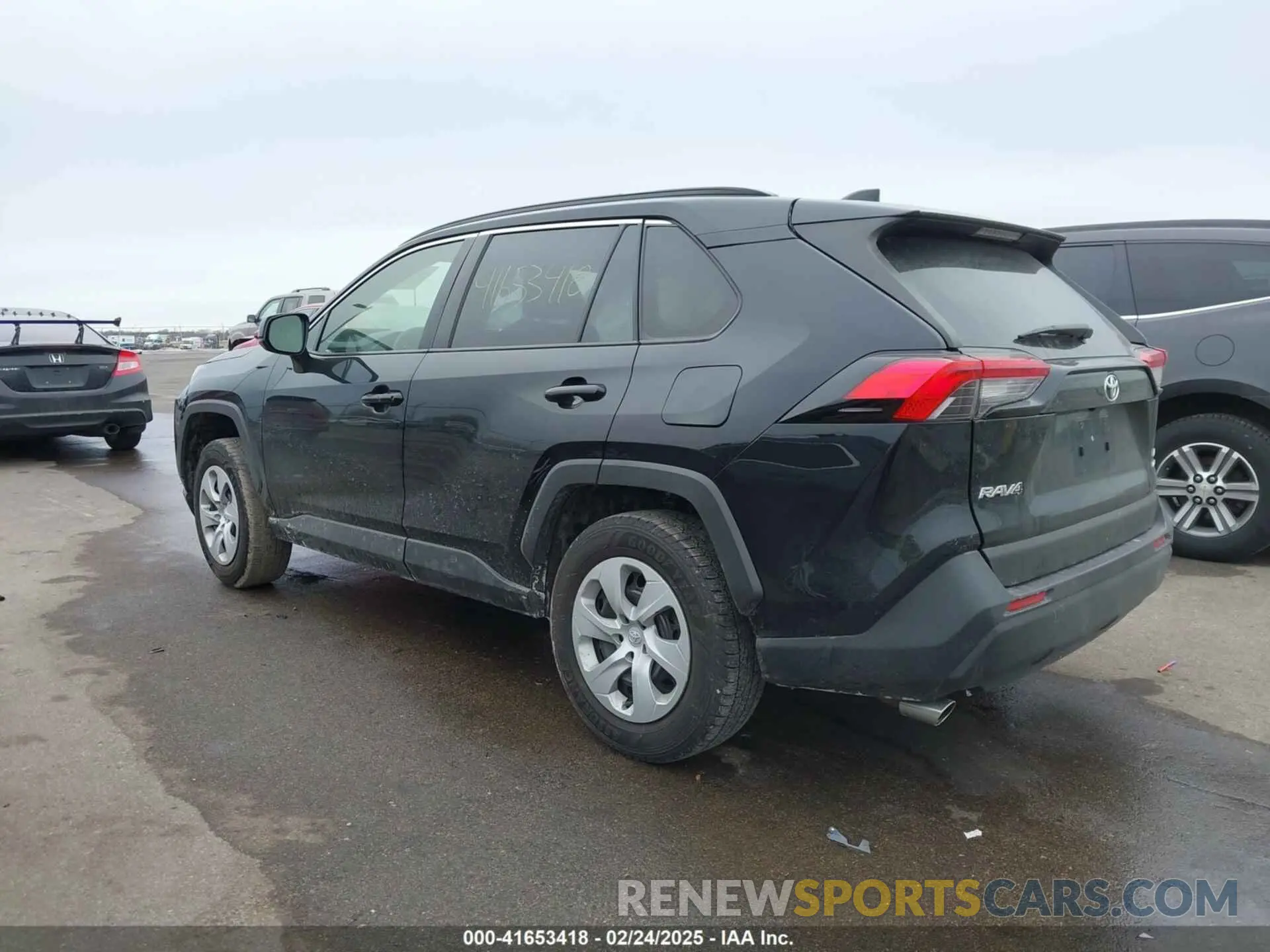 3 Photograph of a damaged car JTMF1RFV5KJ011541 TOYOTA RAV4 2019