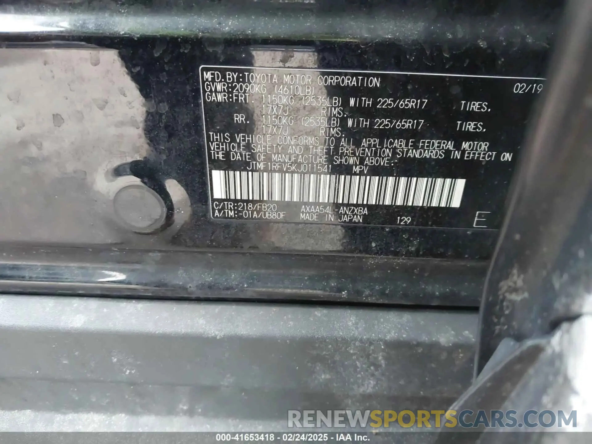 9 Photograph of a damaged car JTMF1RFV5KJ011541 TOYOTA RAV4 2019