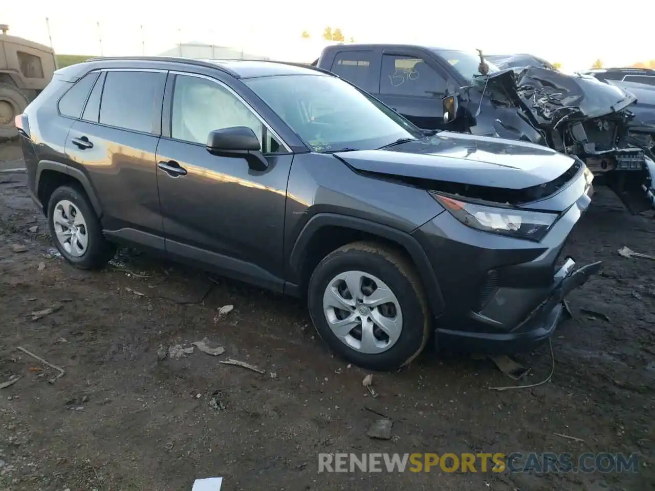 4 Photograph of a damaged car JTMF1RFV6KD015371 TOYOTA RAV4 2019