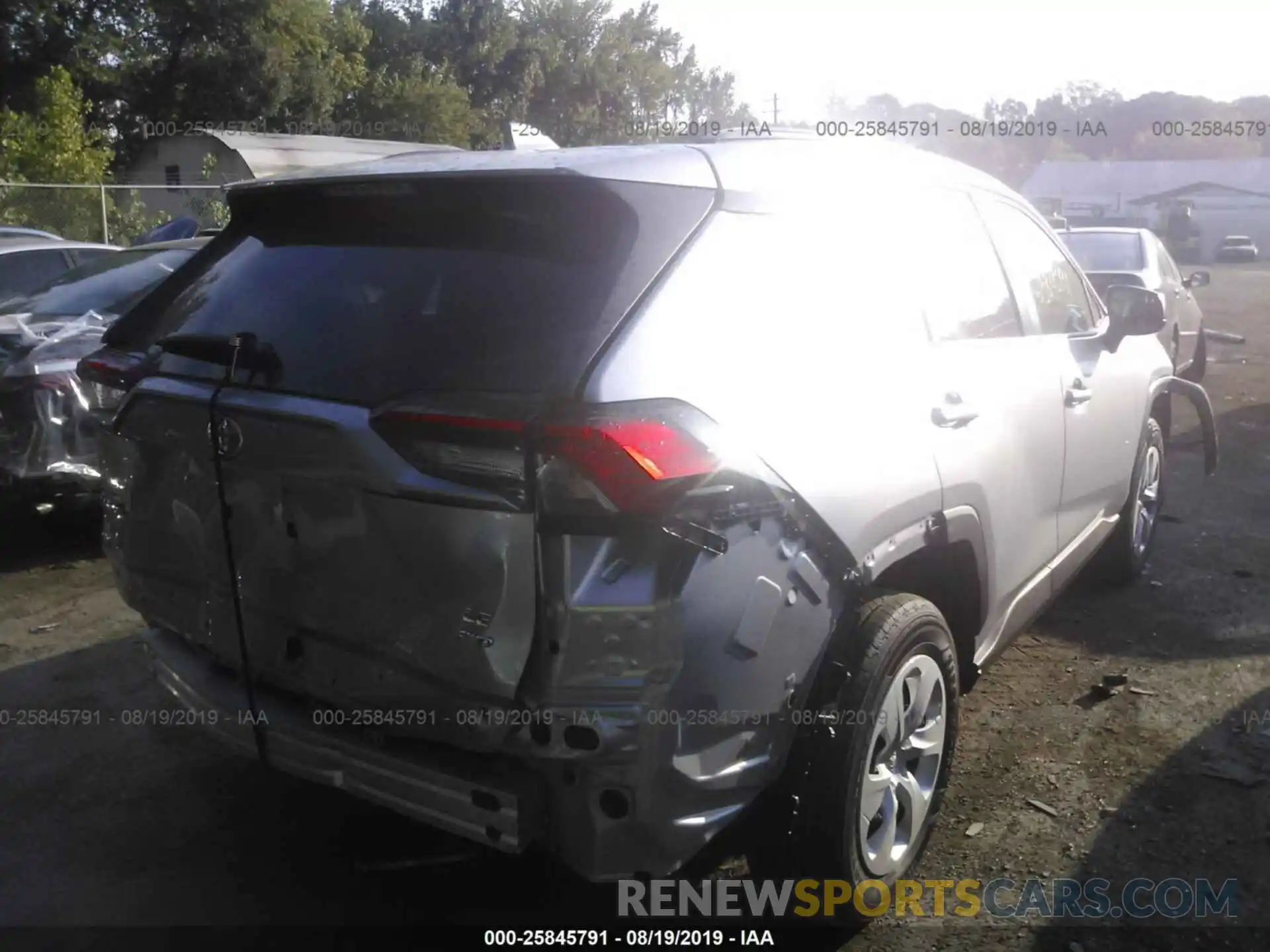 4 Photograph of a damaged car JTMF1RFV6KJ018174 TOYOTA RAV4 2019