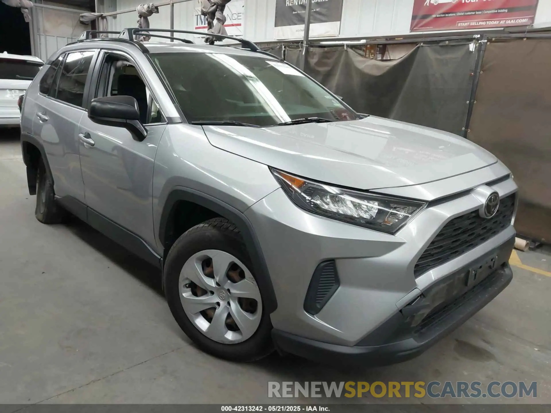 1 Photograph of a damaged car JTMF1RFV7KD043650 TOYOTA RAV4 2019